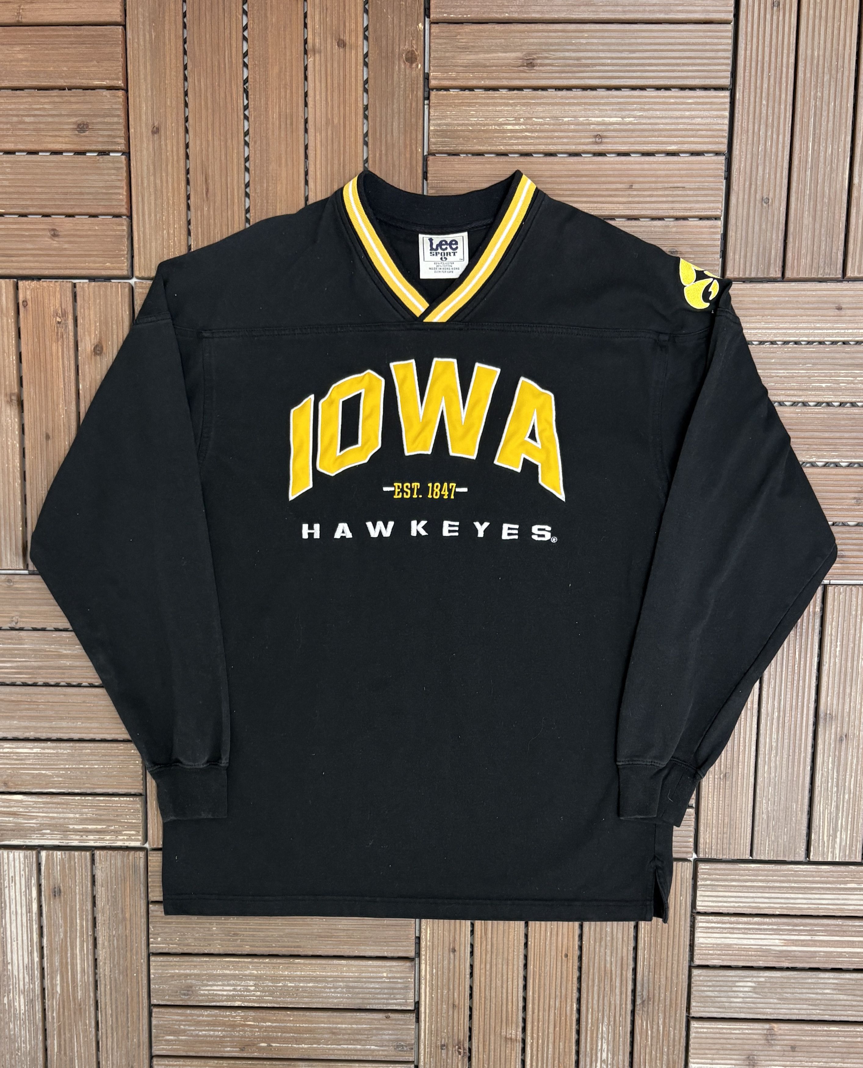 Vintage Iowa Hawkeyes Stitched Vintage Black Sweater Size US L / EU 52-54 / 3 - 1 Thumbnail
