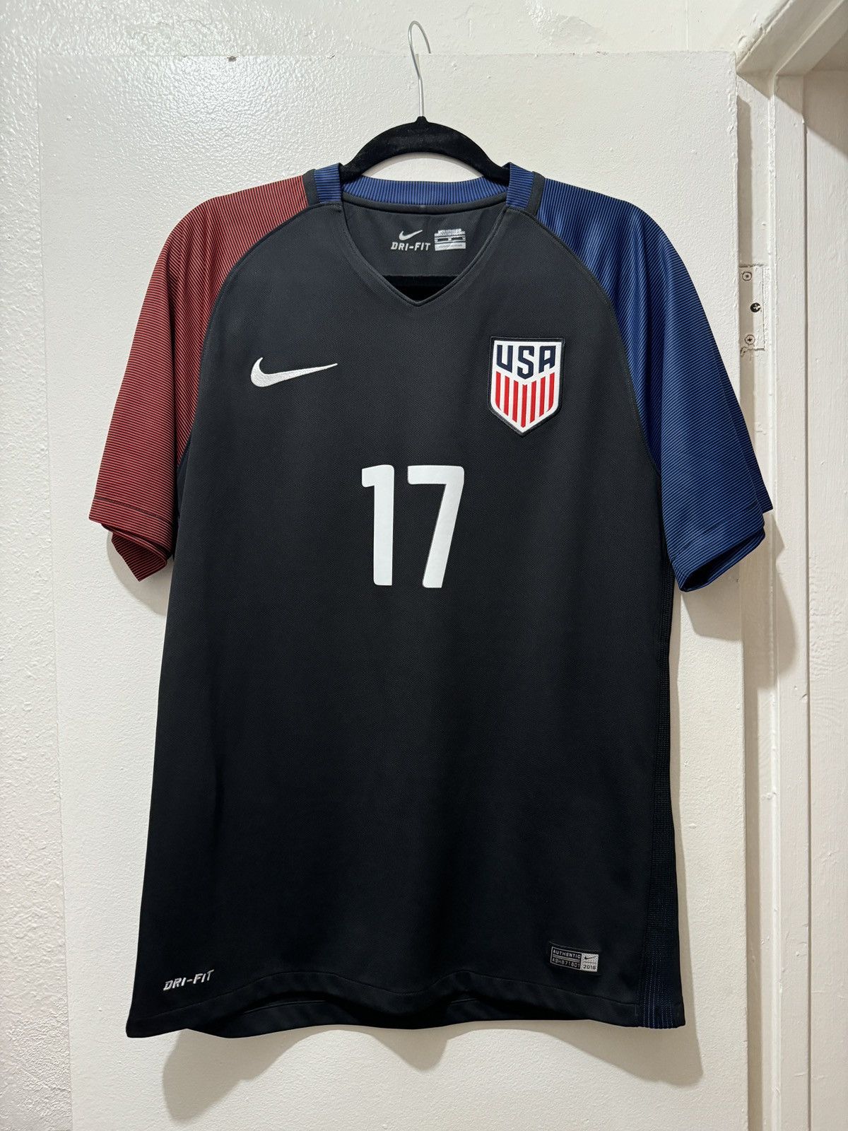 Nike 2016 Christian Pulisic #17 USMNT Away Jersey Size US M / EU 48-50 / 2 - 2 Thumbnail