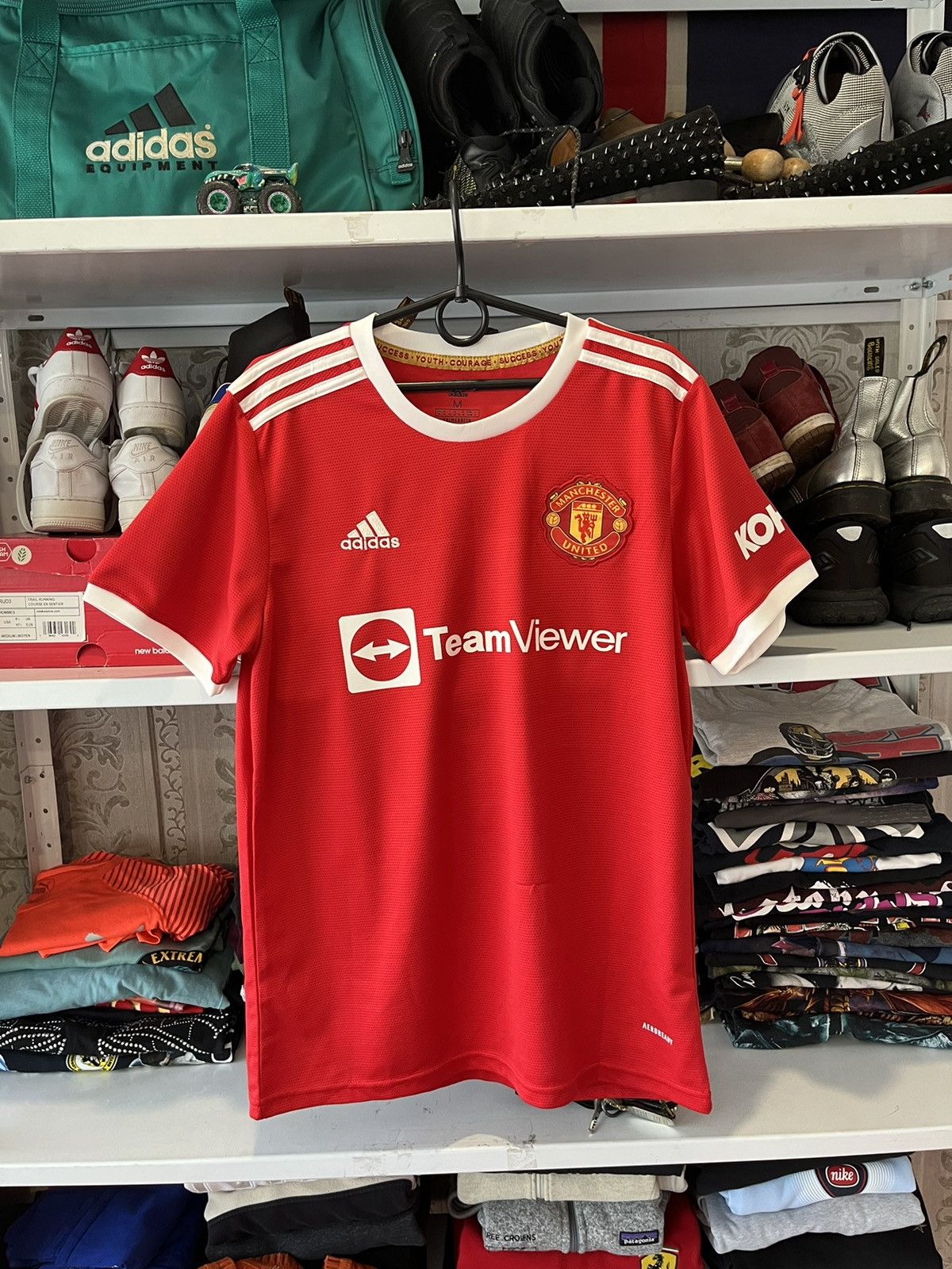 Adidas Vintage Ronaldo #7 Manchester United Home 2021/22 Size US M / EU 48-50 / 2 - 1 Thumbnail