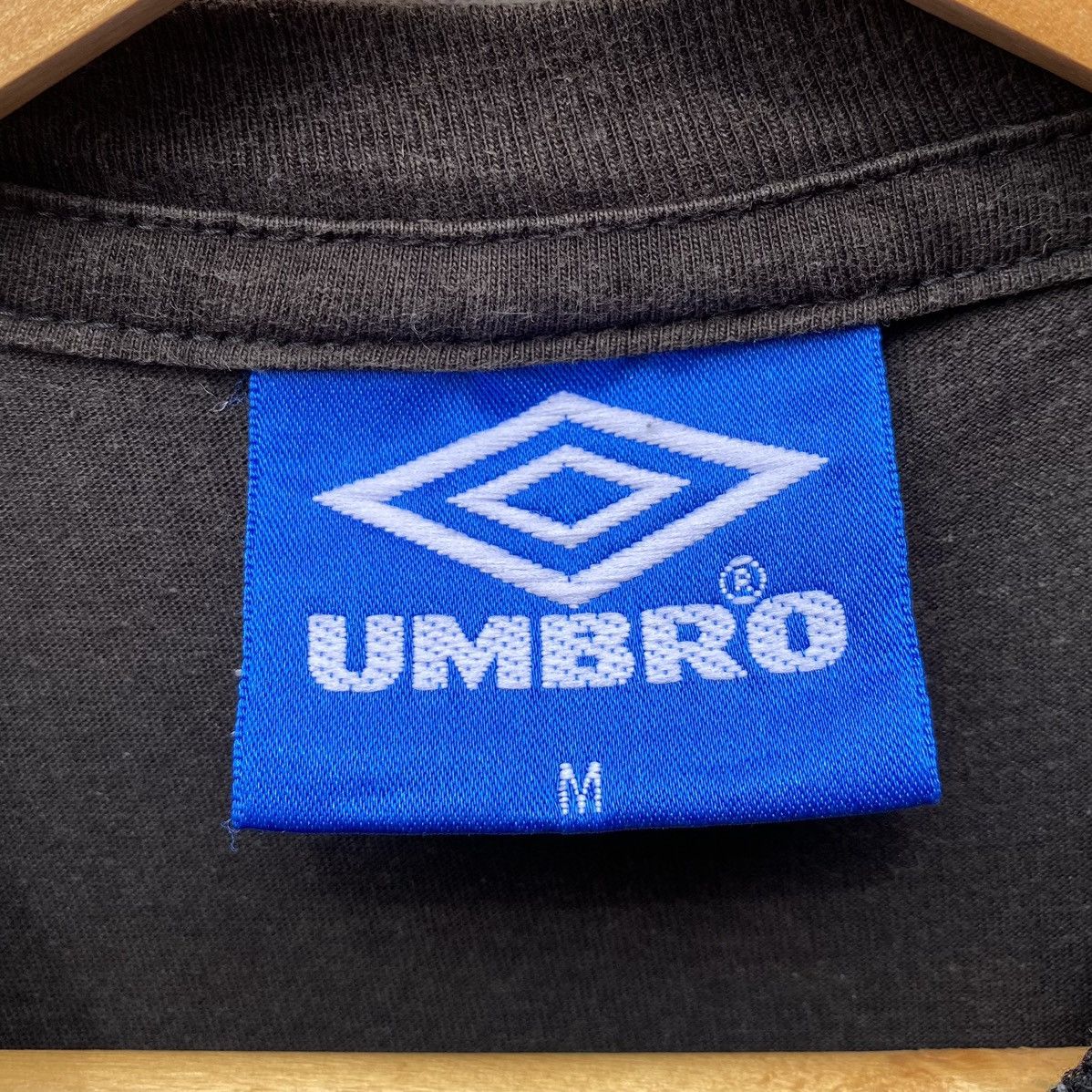 Umbro Vintage Umbro Pure Gold Cantona FC Manchester United Shirt Size US M / EU 48-50 / 2 - 13 Thumbnail