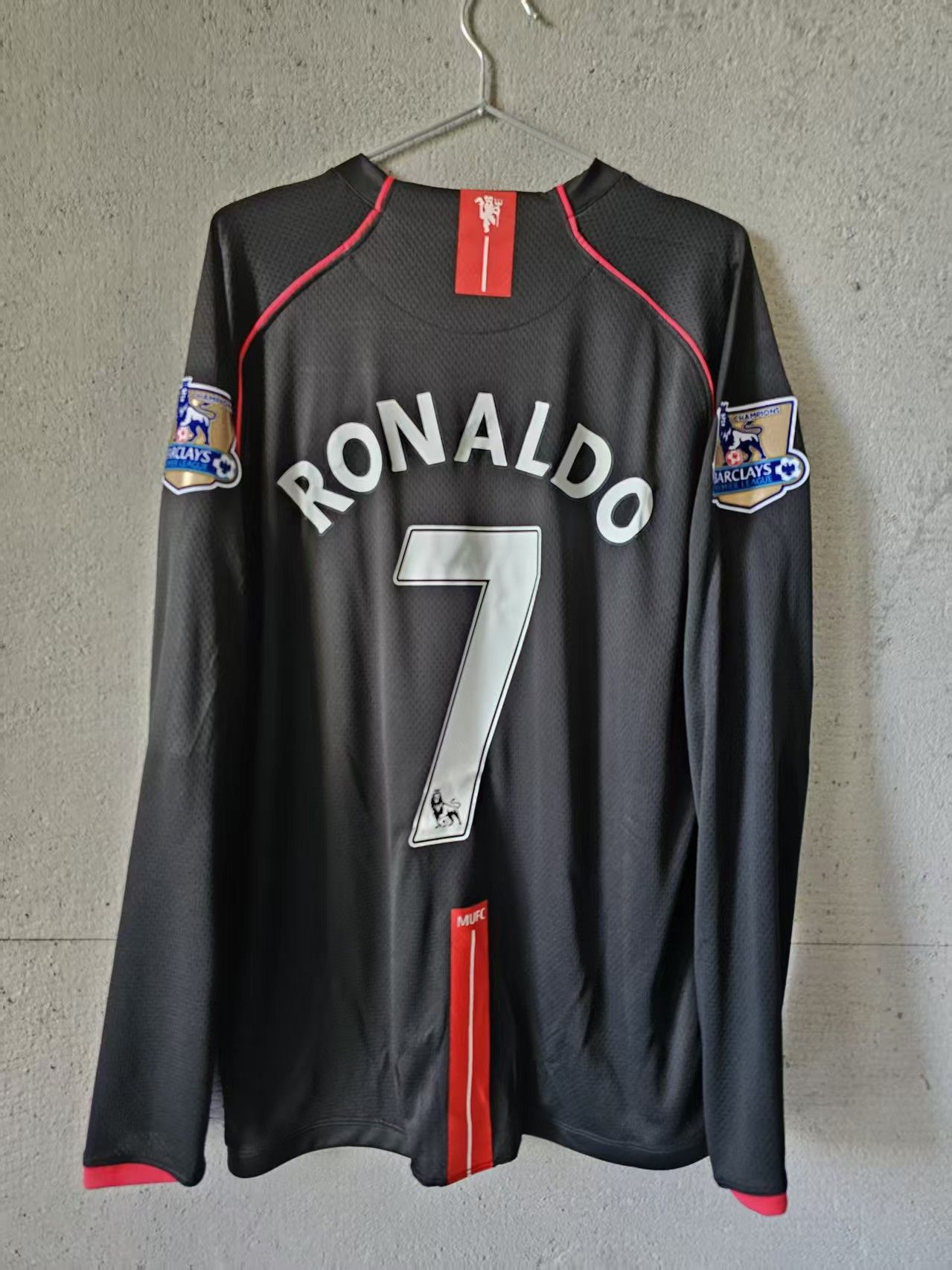 Other 2008 MUFC #7 C Ronaldo Jersey Away Longsleeve Size US XL / EU 56 / 4 - 1 Thumbnail