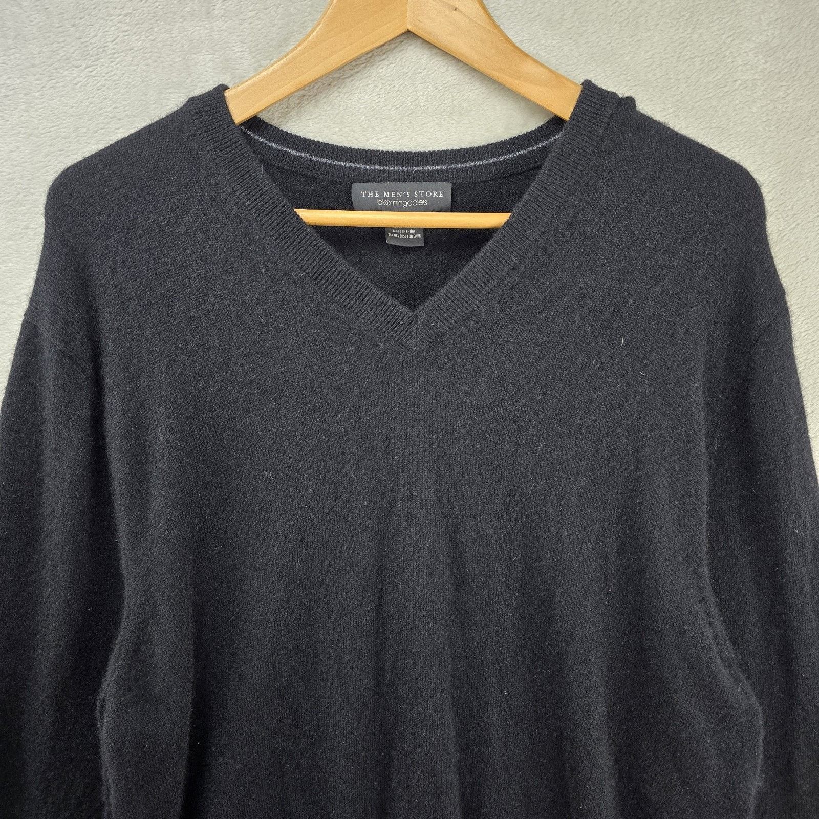 Bloomingdale's The Men's Store Bloomingdale's V-neck Sweater XL Cashmere Size US XL / EU 56 / 4 - 3 Thumbnail