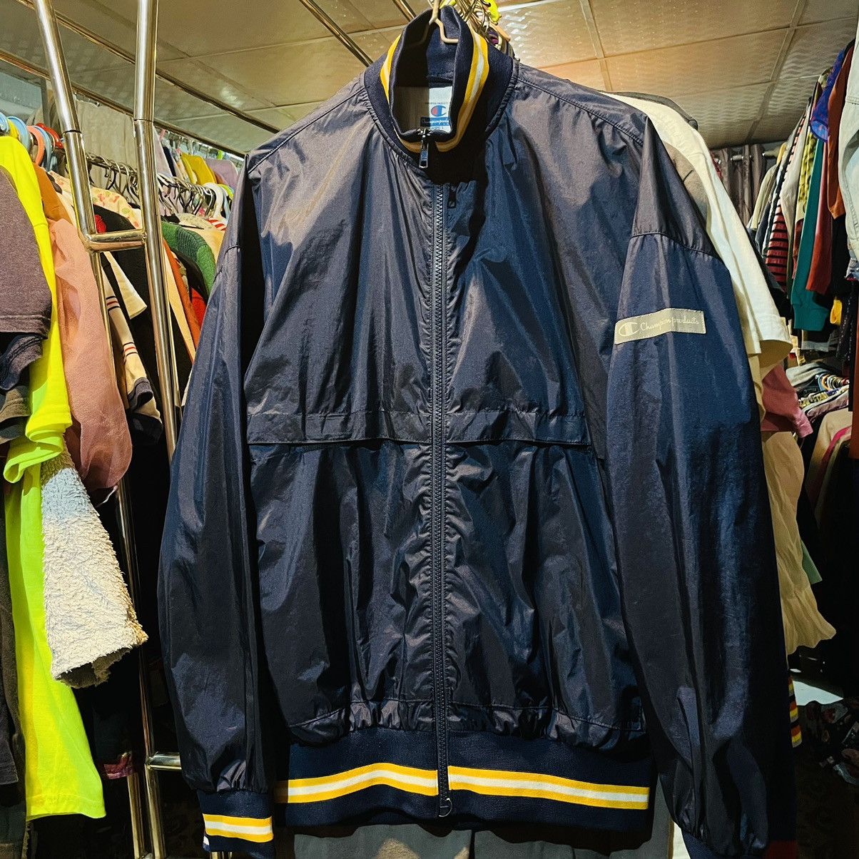 Champion × Vintage 80’ Champion Light Weight Nylon Track-Jacket Size US L / EU 52-54 / 3 - 1 Thumbnail