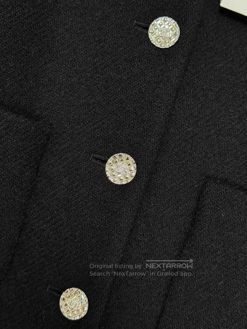 Chanel Chanel Black round-neck long-sleeved jacket Size XS / US 0-2 / IT 36-38 - 4 Thumbnail