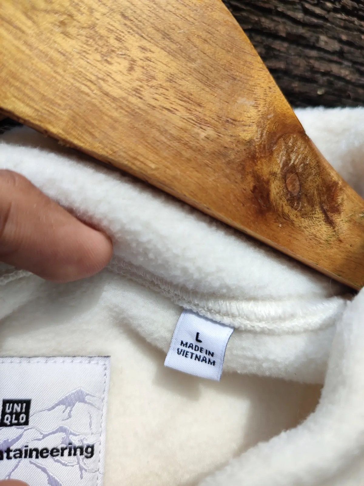 Uniqlo × White Mountaineering UNIQLO x White Mountaineering Fleece Pullover – Off-White Size US L / EU 52-54 / 3 - 10 Thumbnail