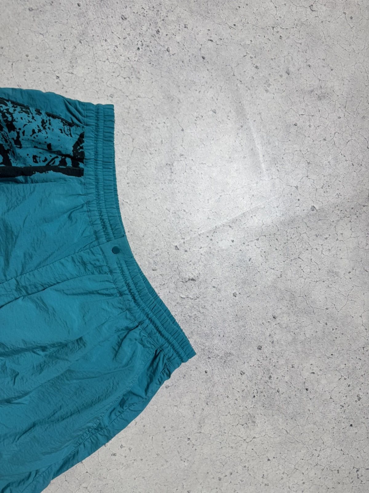 Nike Nike Challenge Court Vintage 90’s Nylon Shorts Size XL Size US 36 / EU 52 - 4 Thumbnail