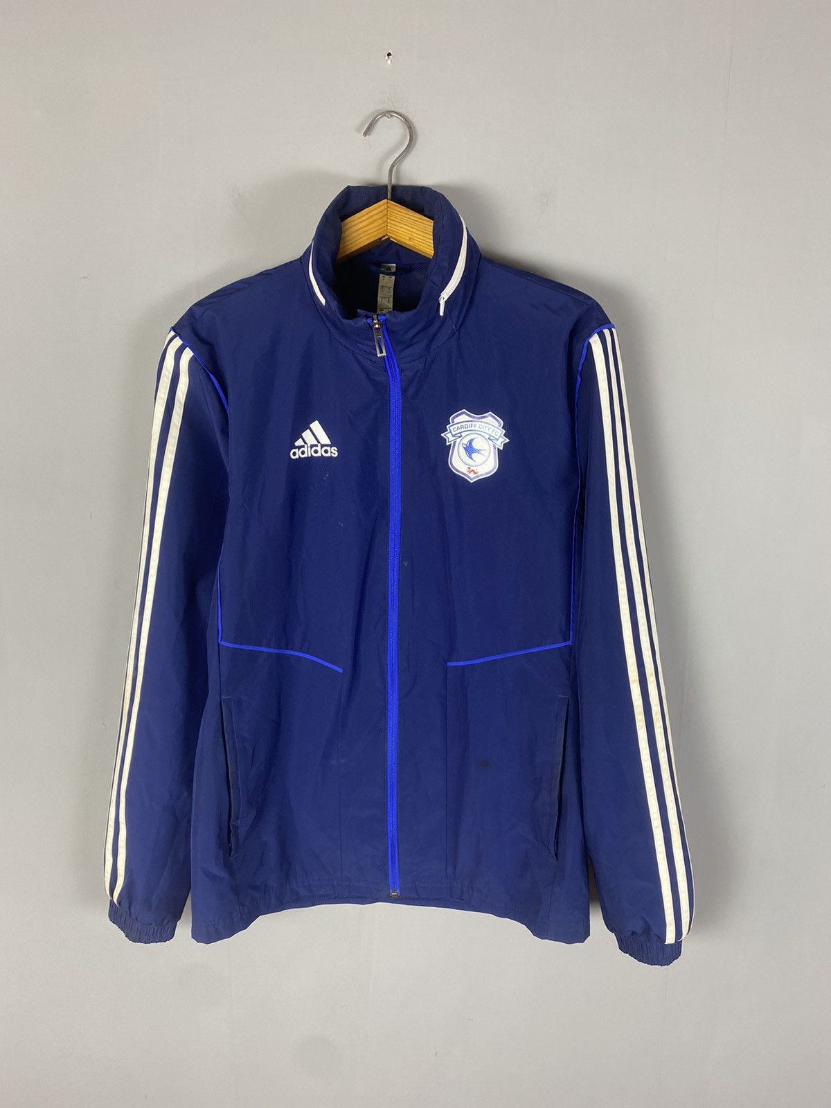 Adidas Vintage adidas Cardiff city jacket Size US S / EU 44-46 / 1 - 1 Thumbnail