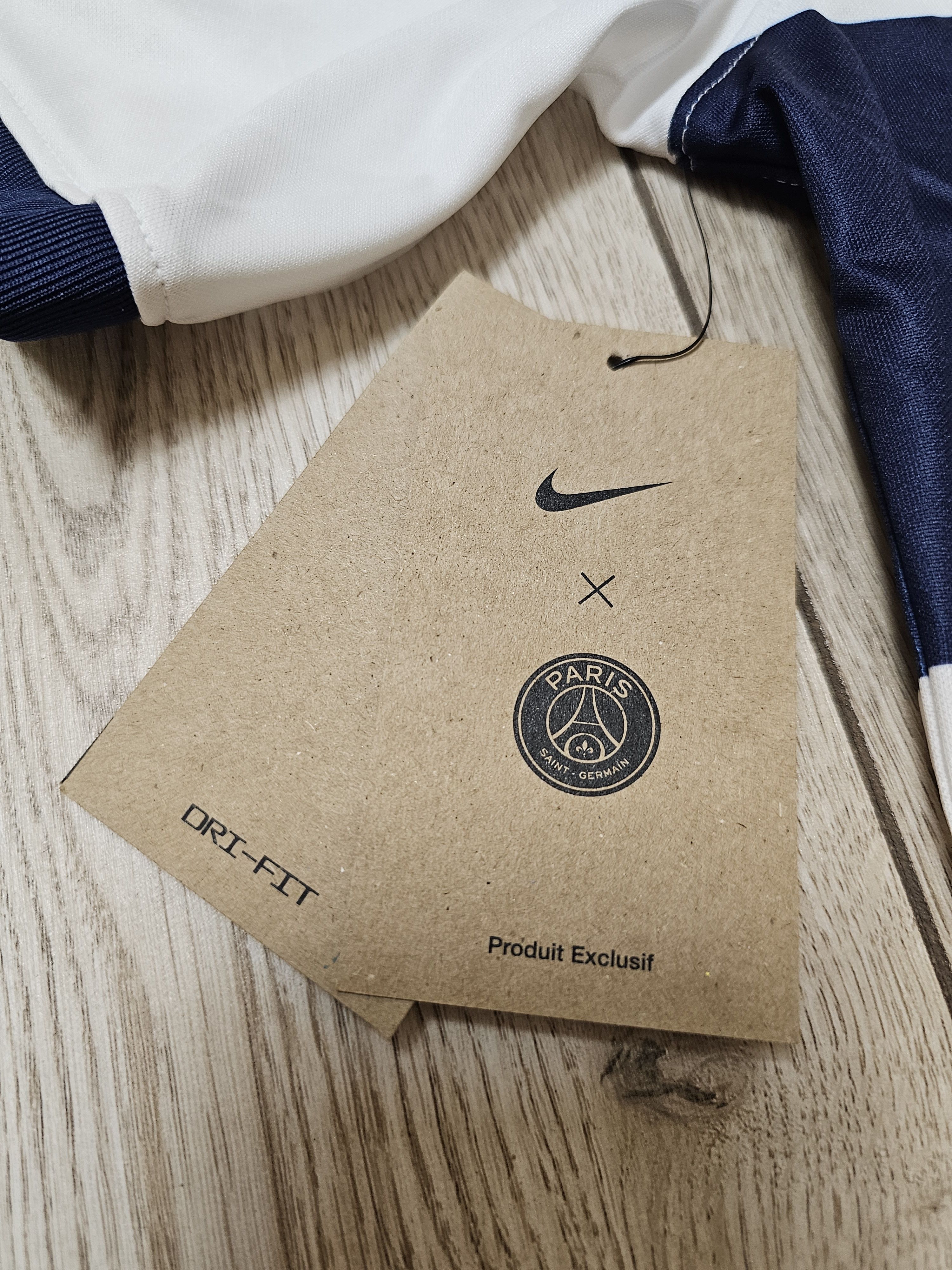 Nike PSG PARIS SAINT-GERMAIN 2024 MBAPPE FOOTBALL SOCCER JERSEY Size US M / EU 48-50 / 2 - 7 Thumbnail