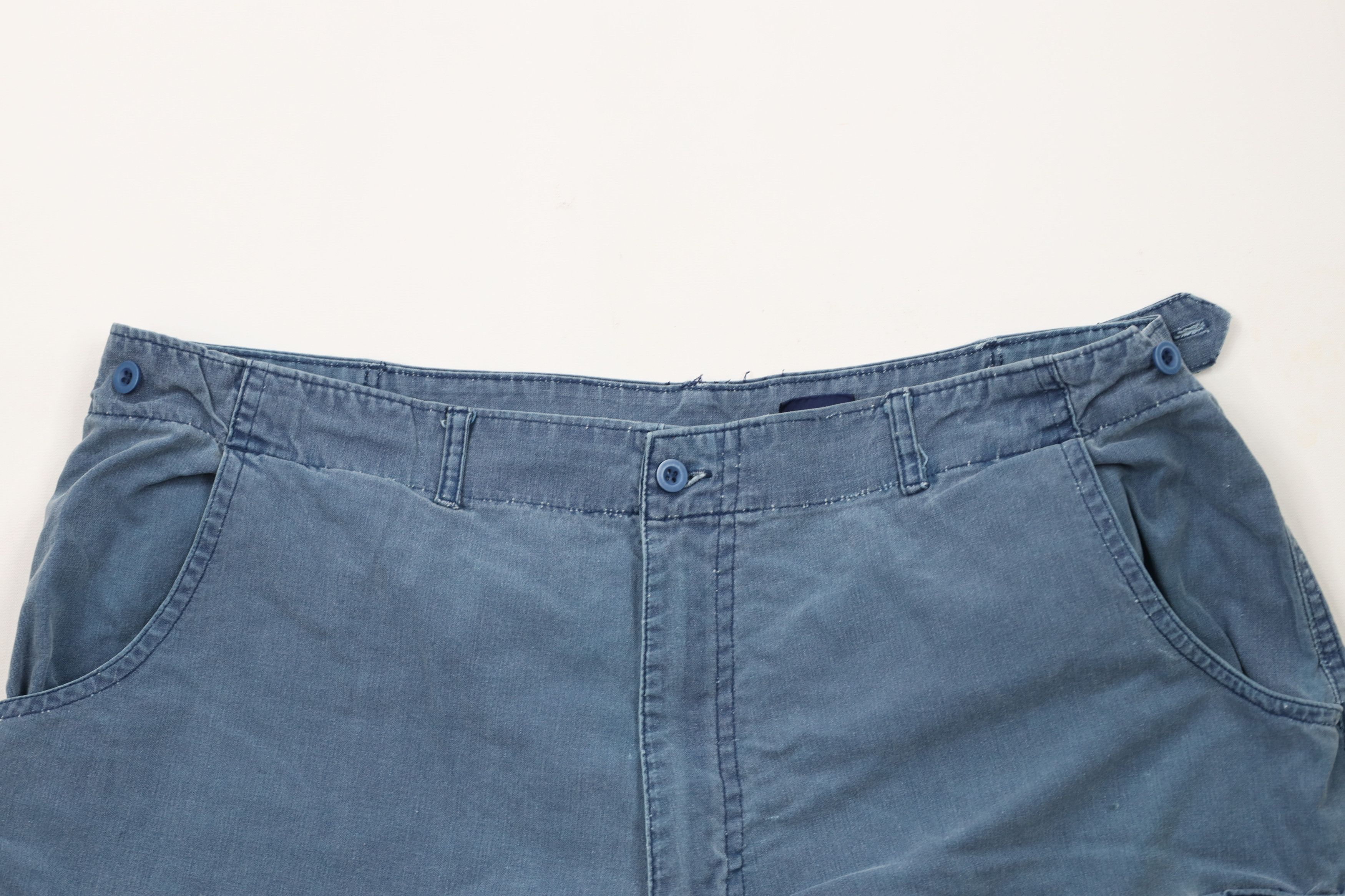 Columbia × Vintage Vintage 90s Columbia Stonewash Above Knee Cargo Shorts Blue Size US 38 / EU 54 - 2 Thumbnail