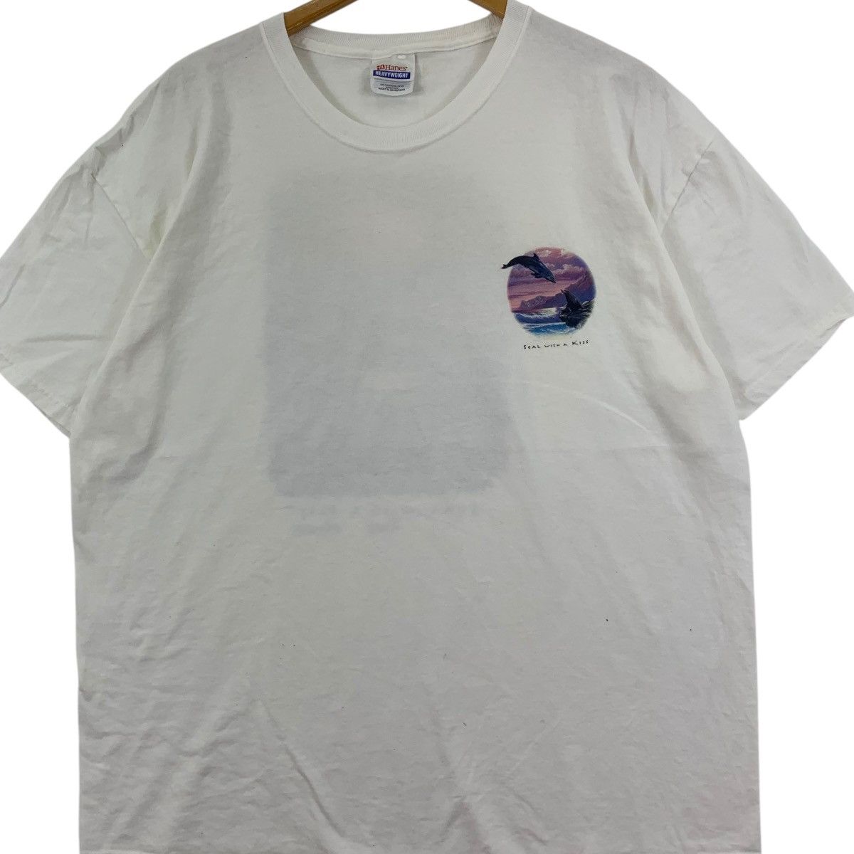 Vintage Vintage 90’ ANTHONY CASAY HAWAII Seal With A Kiss Tee Shirt Size US L / EU 52-54 / 3 - 3 Thumbnail