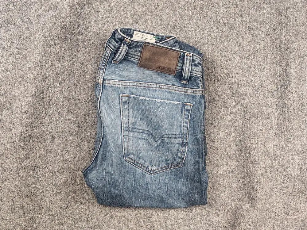 Diesel Viker regular straight Vintage Denim Dark Jeans LGB