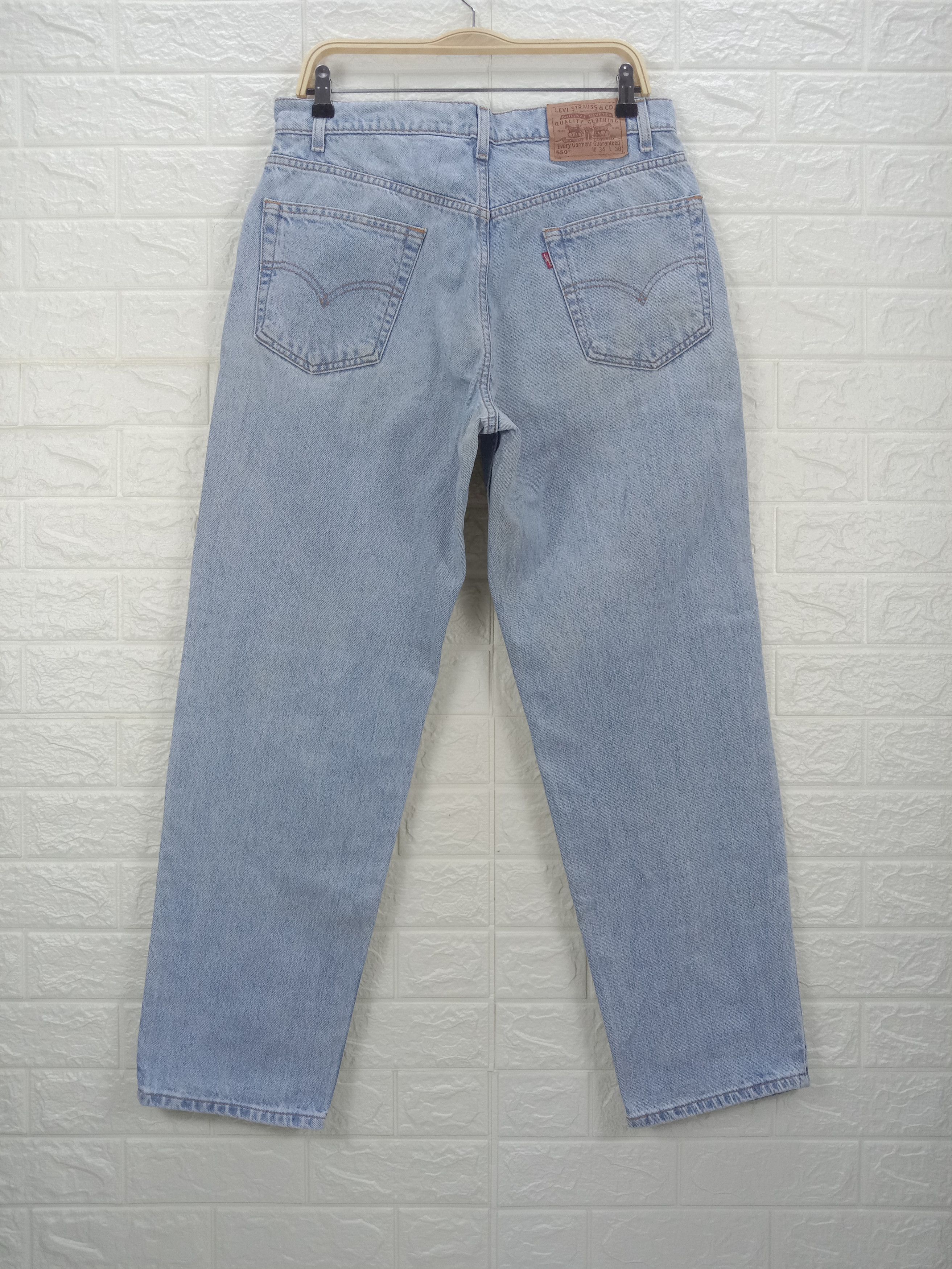 Levi's Vintage 90s Levi's 550 Jeans Relaxed Fit Light Wash Denim Size US 33 - 5 Thumbnail