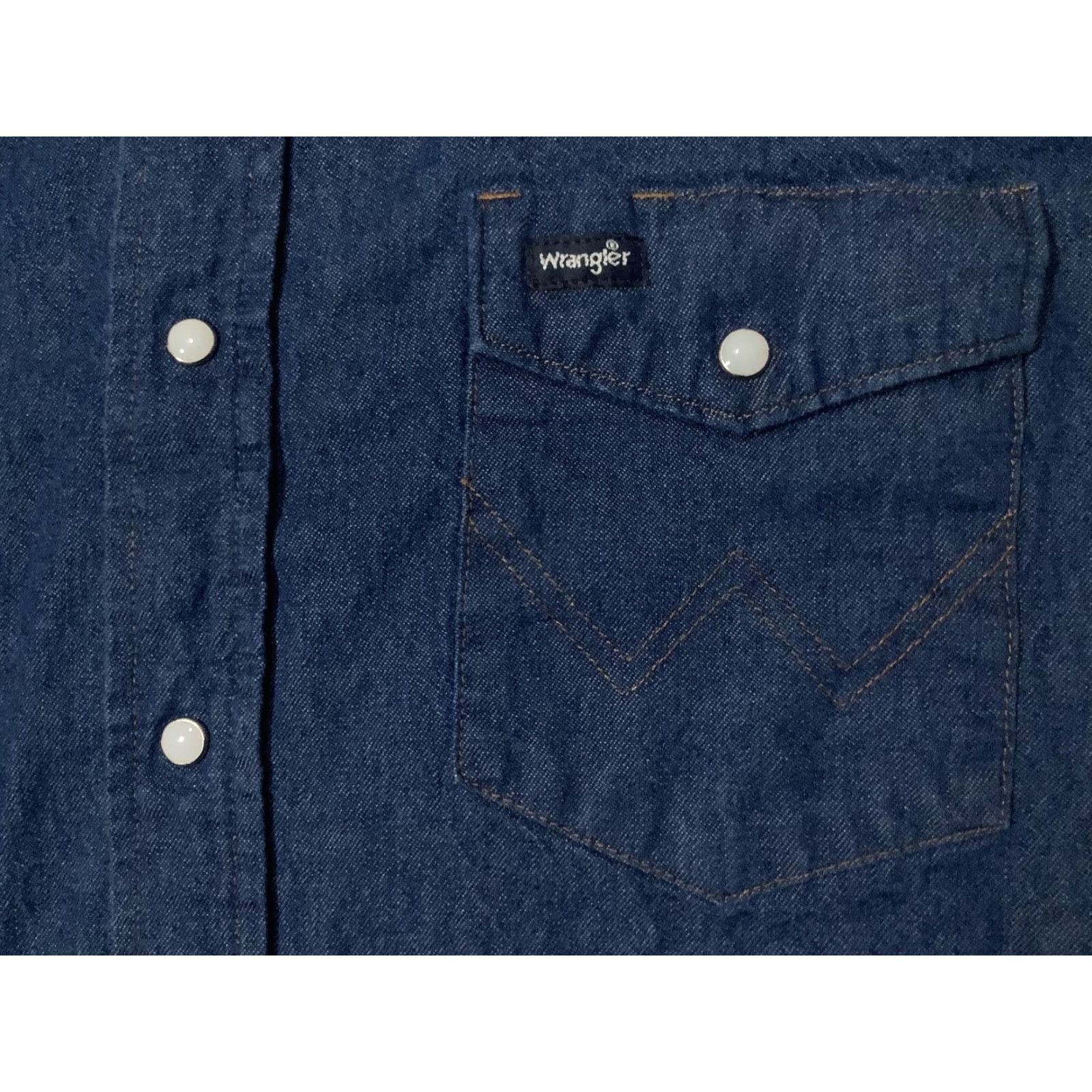Wrangler VINTAGE Wrangler Shirt Mens Large Blue Denim Western Pearl Snap Long Sleeve Cowboy Mens Regular Blue Denim Pearl Snap Long Sleeve Western Cowboy Shirt Size US L / EU 52-54 / 3 - 6 Thumbnail