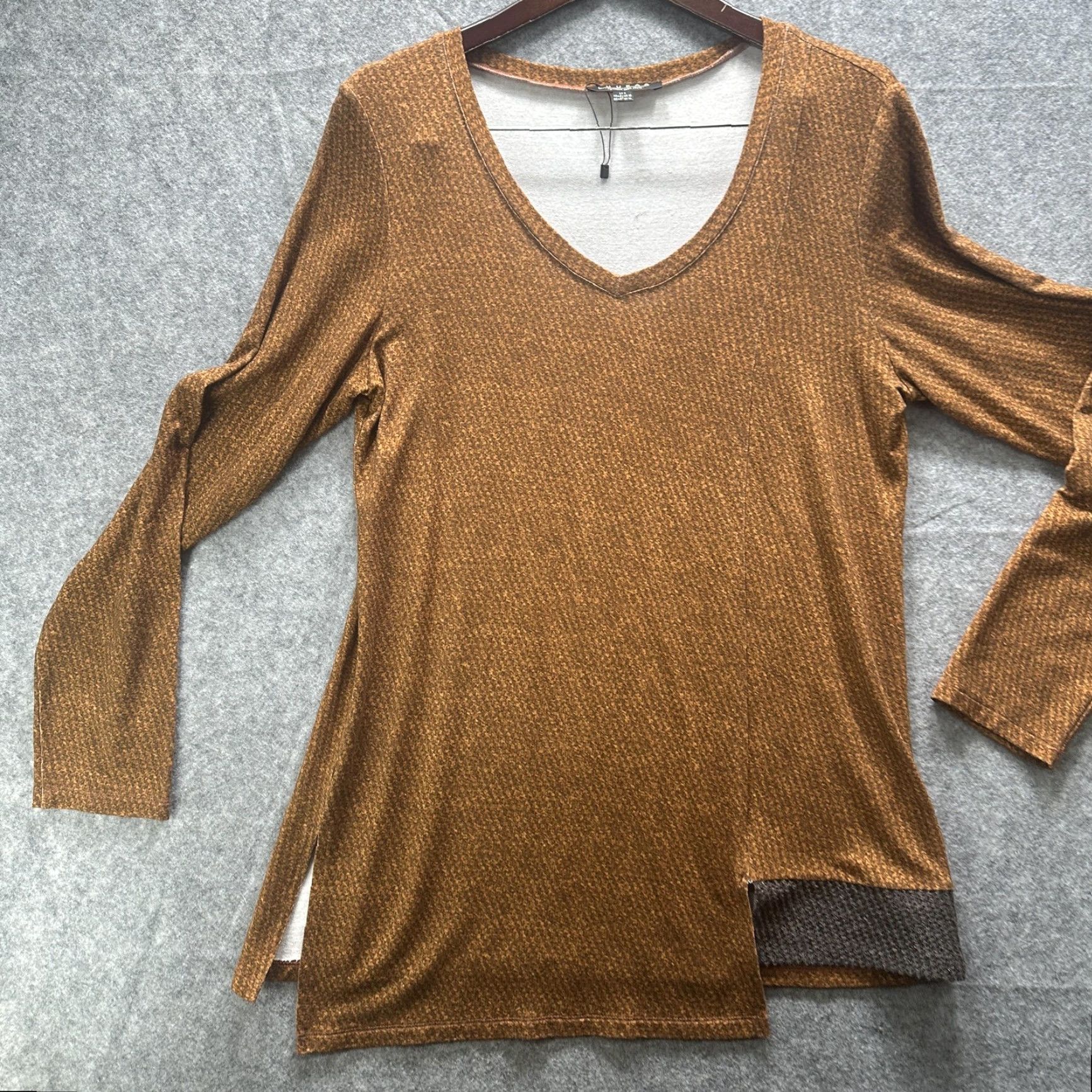 Vintage Luukaa Shirt Womens 10 Brown Cinnamon V Neck Tunic Long Sleeve Stretch Geometric Size L / US 10 / IT 46 - 3 Thumbnail
