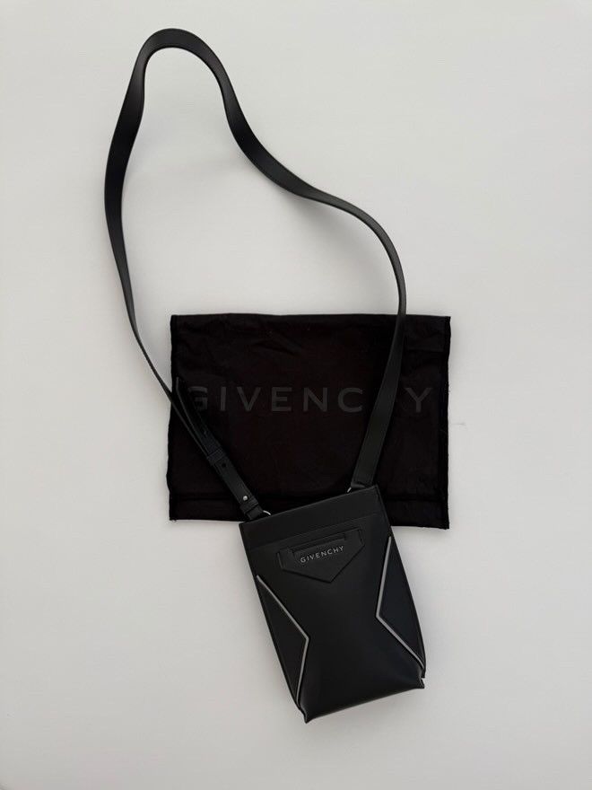 Givenchy Givenchy Cellphone Crossbody Size ONE SIZE - 1 Thumbnail