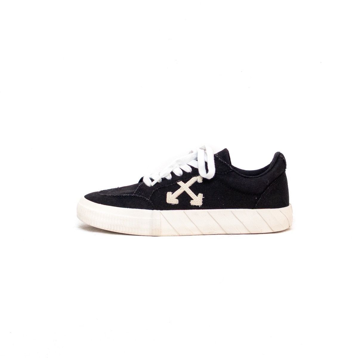 Off-White × Virgil Abloh Off-White Womens Vulcanized Low Top Sneakers BlackWhite US 8 Size US 8 / IT 38 - 2 Thumbnail