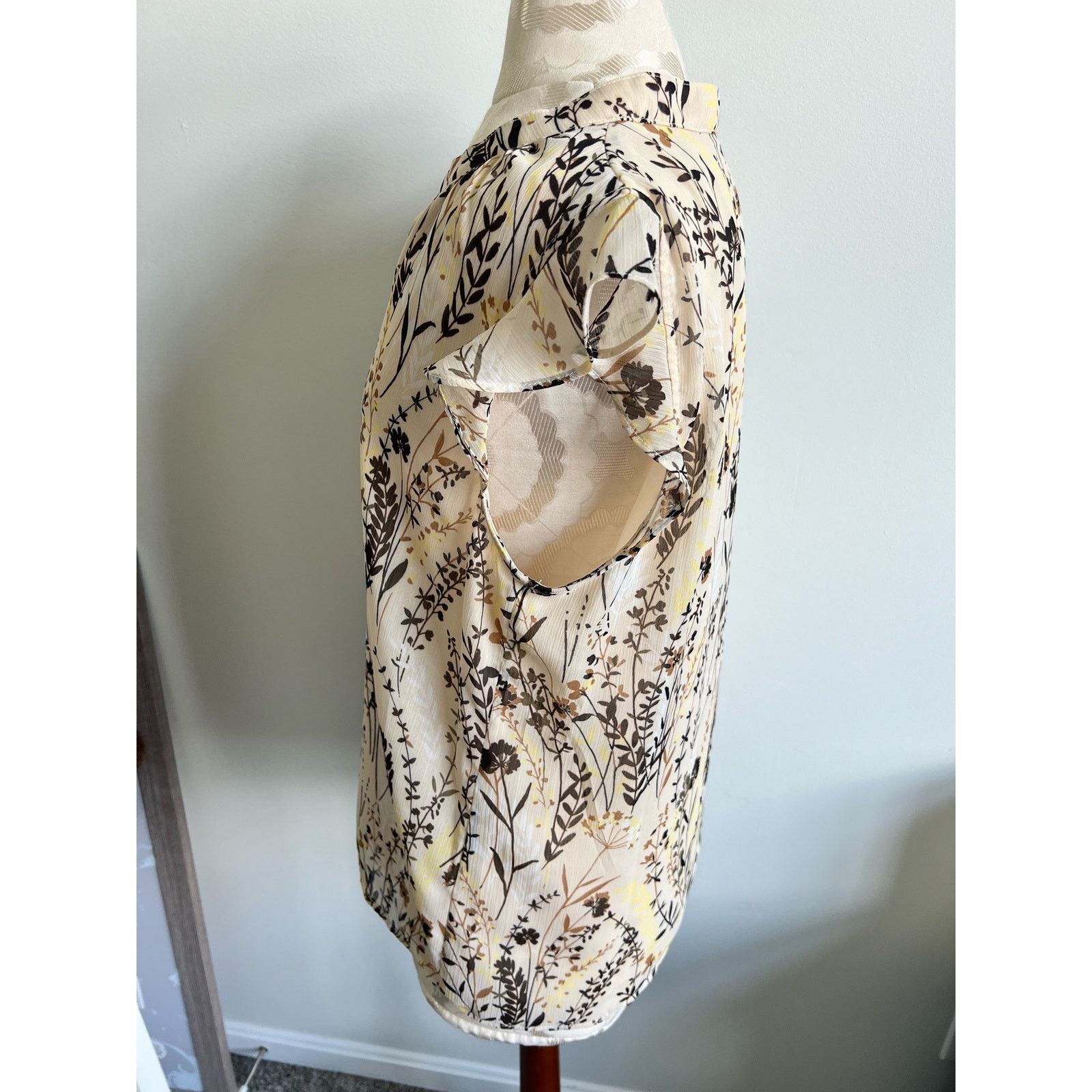Calvin Klein Calvin Klein Floral Print Short Flutter Sleeve Blouse Large Size L / US 10 / IT 46 - 5 Thumbnail