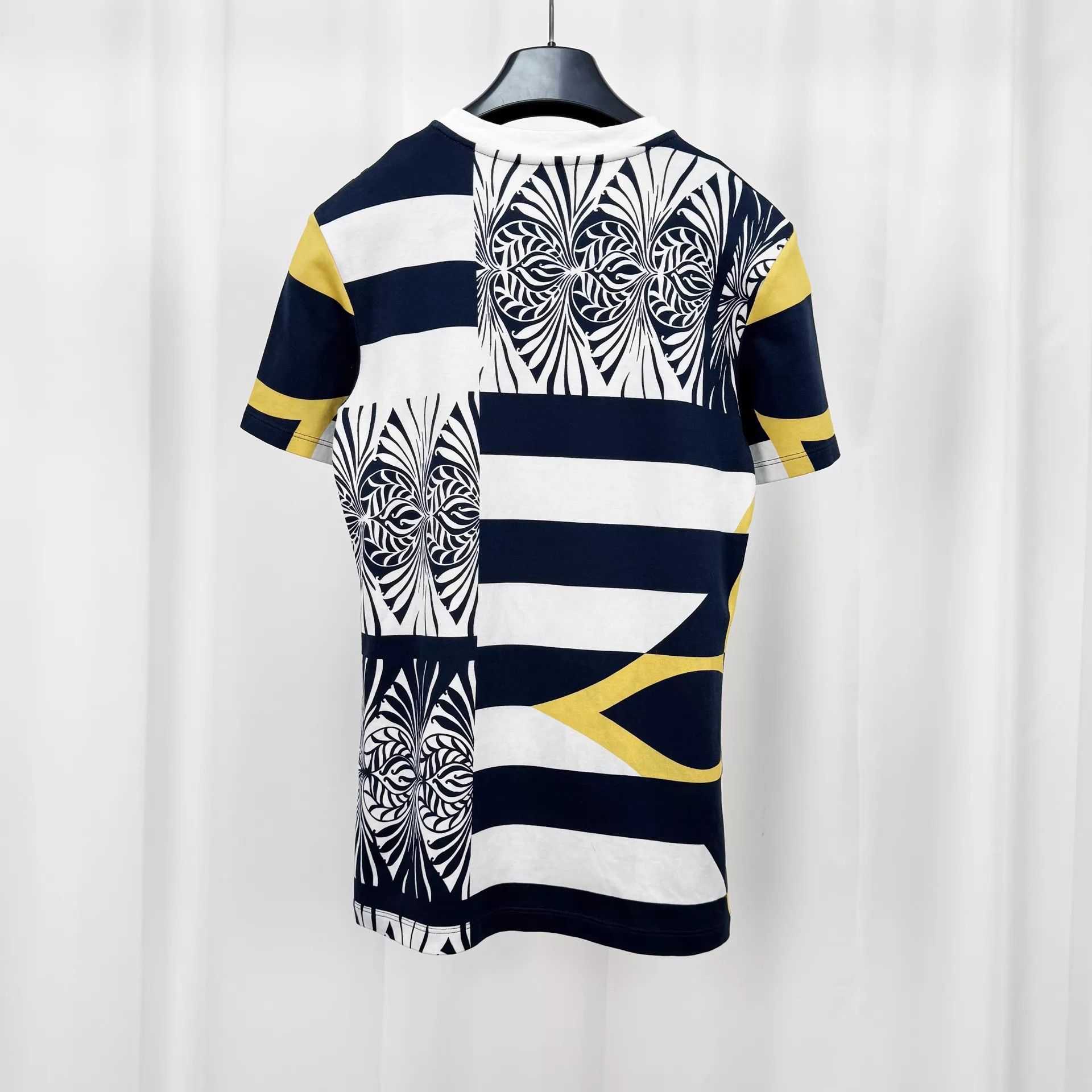 Louis Vuitton LV Chain Link Tee XS 95 New Size XS / US 0-2 / IT 36-38 - 2 Thumbnail