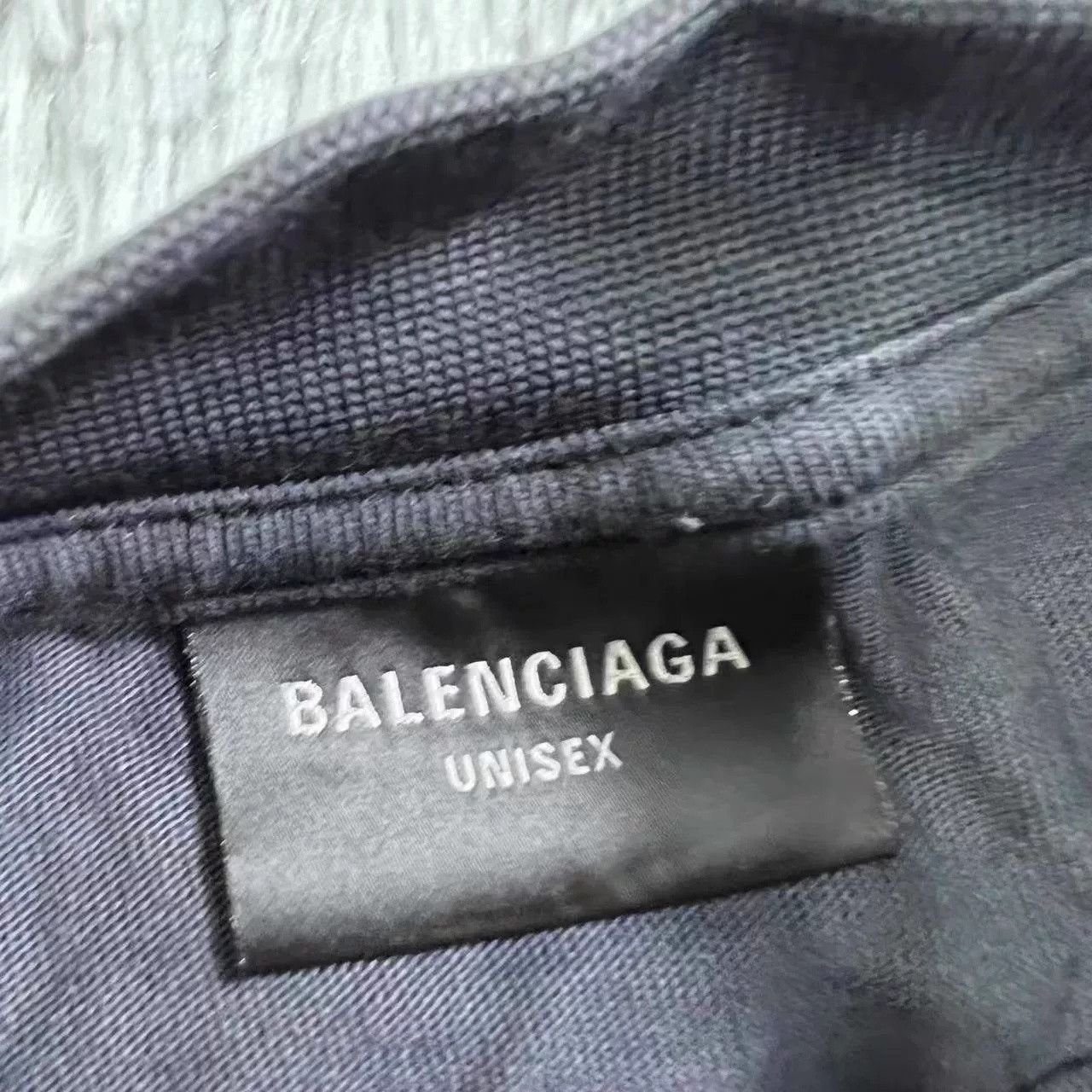Balenciaga Balenciaga Distressed Short Sleeve Size US S / EU 44-46 / 1 - 3 Thumbnail