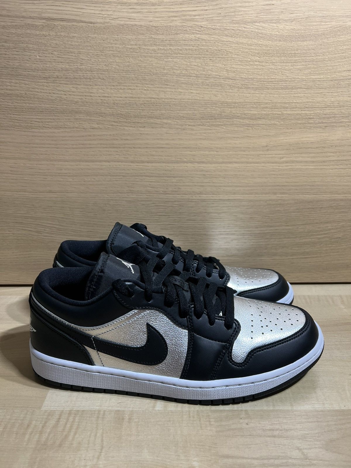 j1 low metallic gold