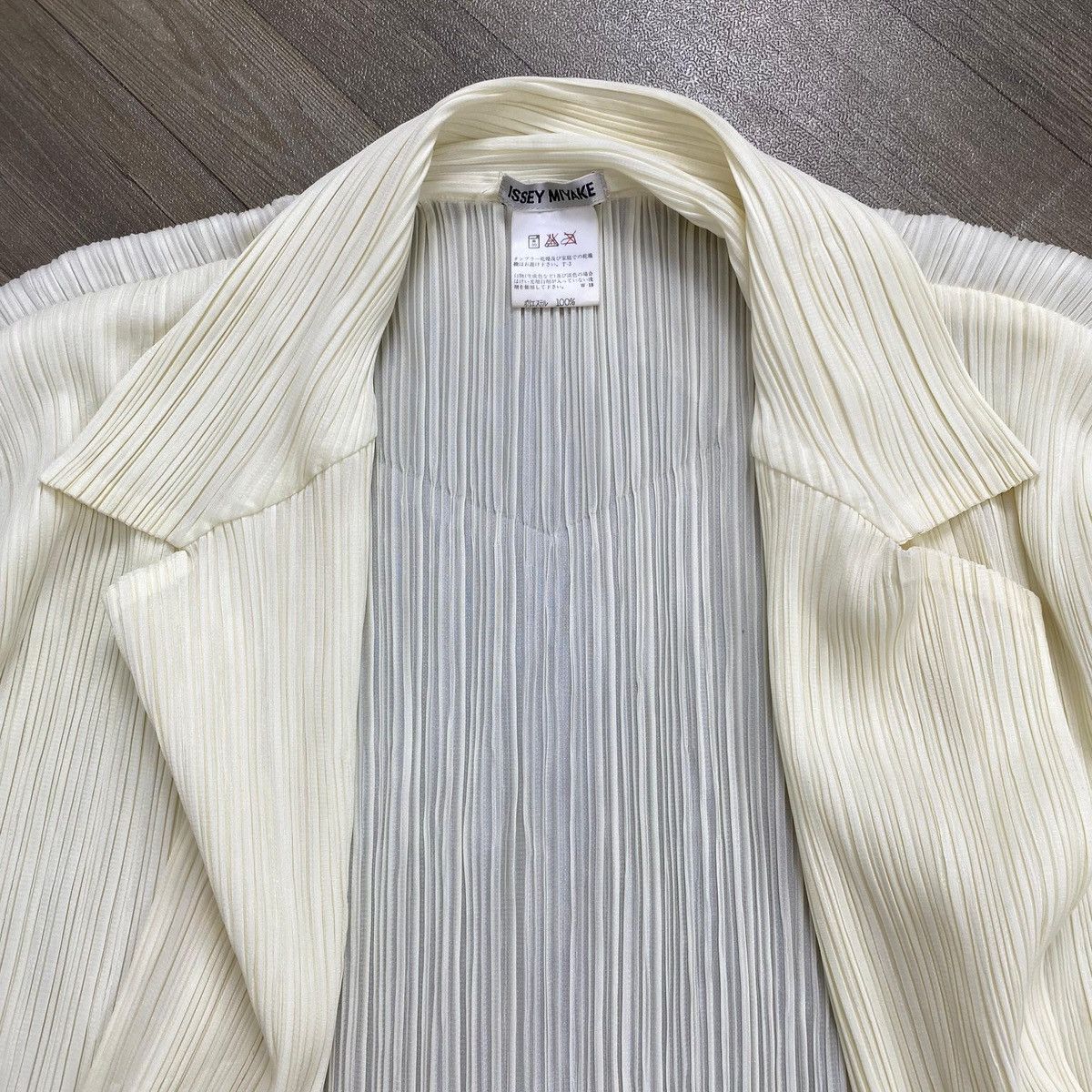 Pleats Please Issey Miyake Vintage Pleats Please by Issey Miyake Beige Blazer🖤 Size M / US 6-8 / IT 42-44 - 7 Thumbnail