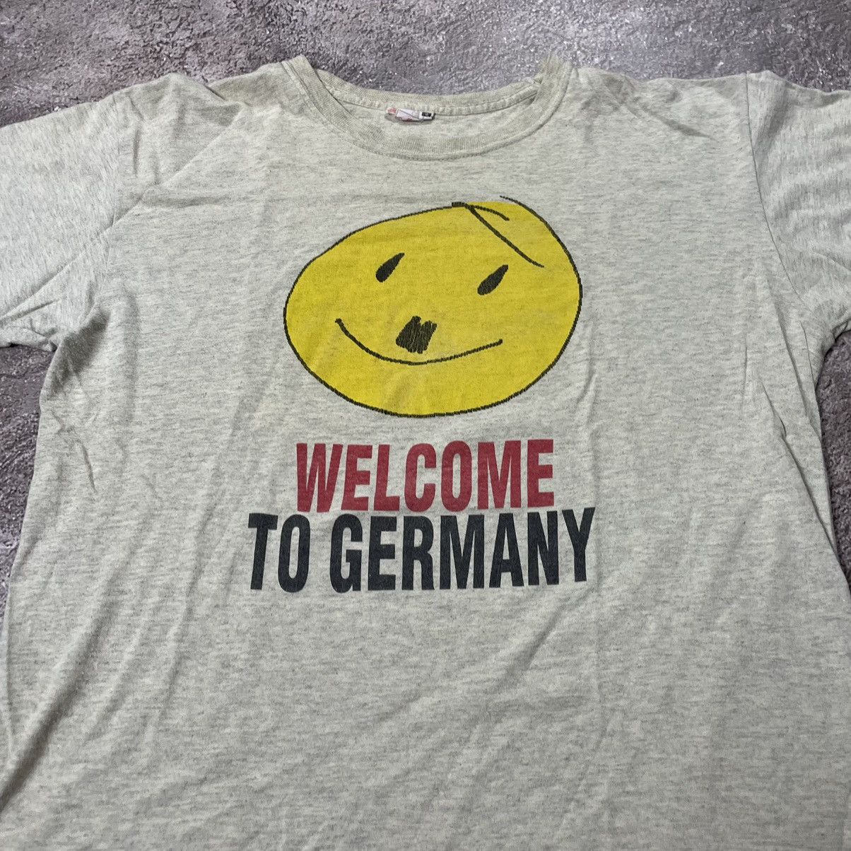 Gildan Vintage Y2K ADULT “ WELCOME TO GERMANY SMILE “ FUNNY BuyTee Size US M / EU 48-50 / 2 - 4 Thumbnail