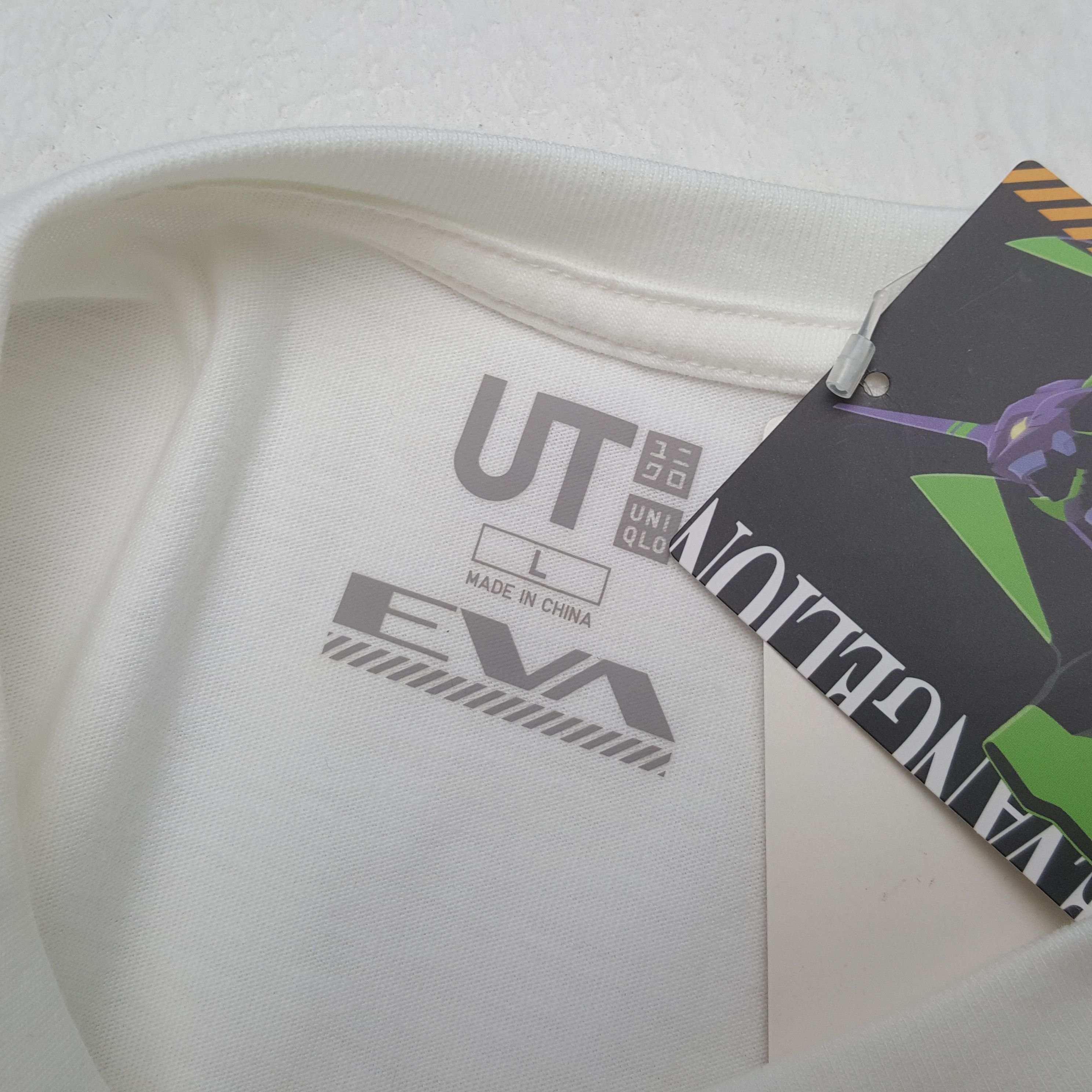 Uniqlo Evangelion X Uniqlo Japanese Brand Tshirt RR2 Size US L / EU 52-54 / 3 - 4 Thumbnail