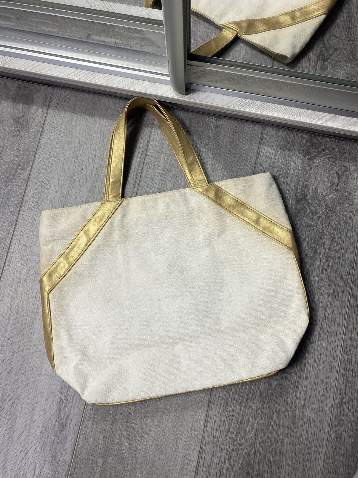 Yves Saint Laurent Yves Saint Laurent YSL Logo Lacquered Tote Shopper Hand Bag Size ONE SIZE - 10 Thumbnail