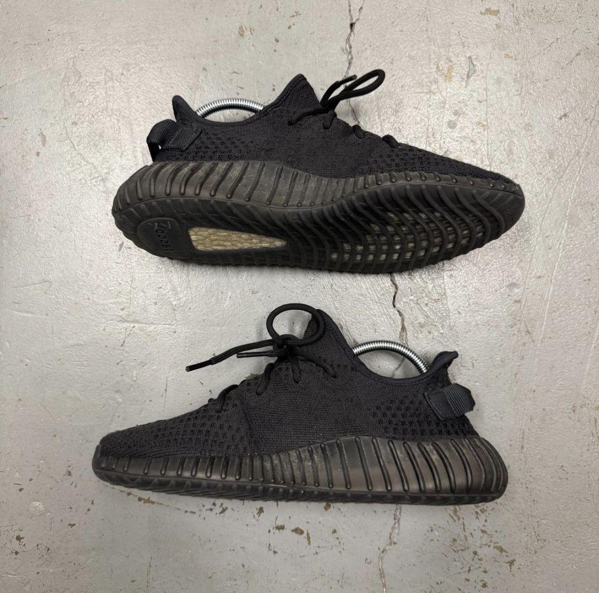 Yeezy Adidas Yeezy Boost 350 V2 Onyx / HQ4540 Black Sneakers Size US 9.5 / EU 42-43 - 2 Thumbnail