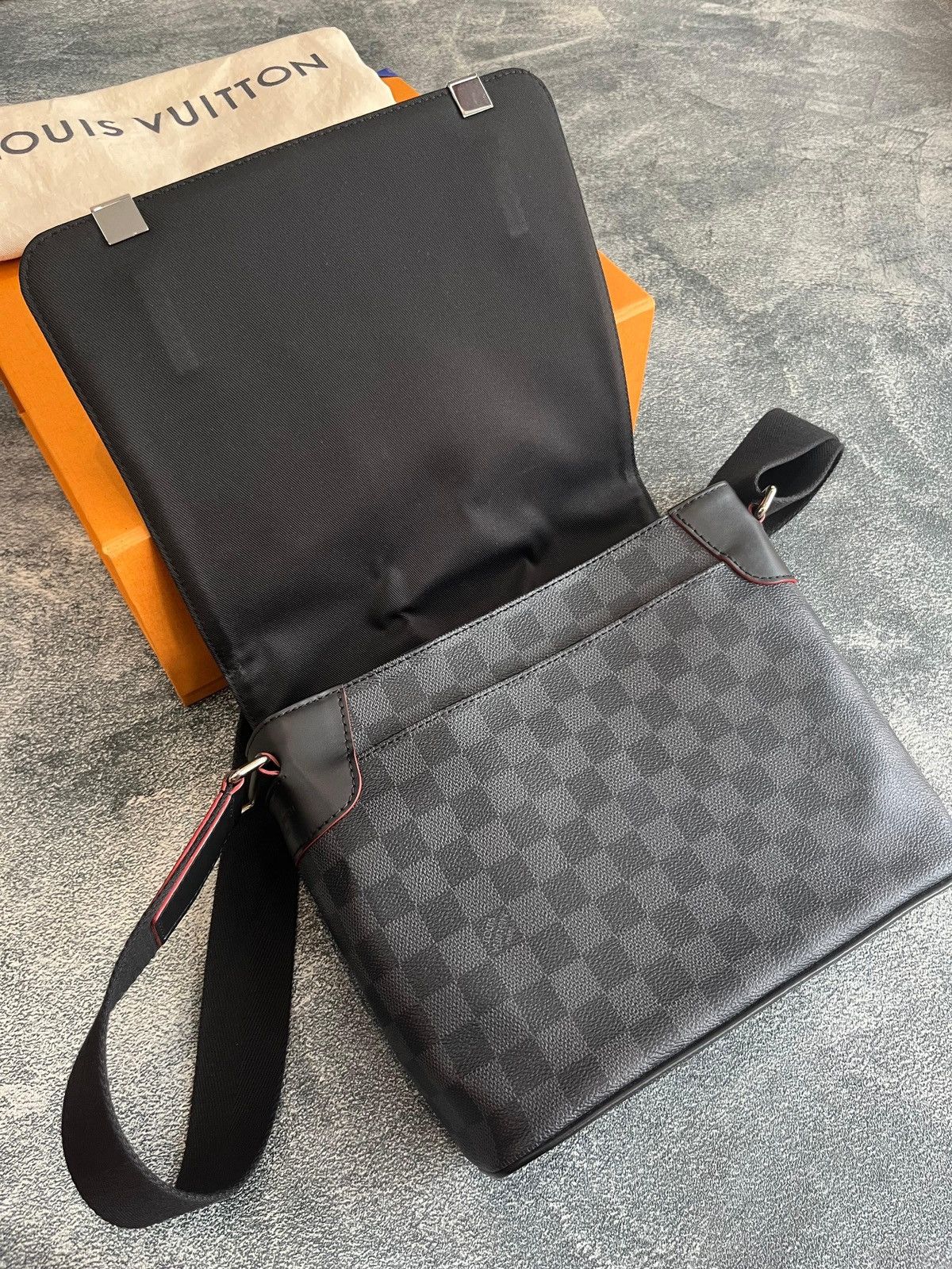Louis Vuitton Louis vuitton damier limited edition Size 26 - 6 Thumbnail
