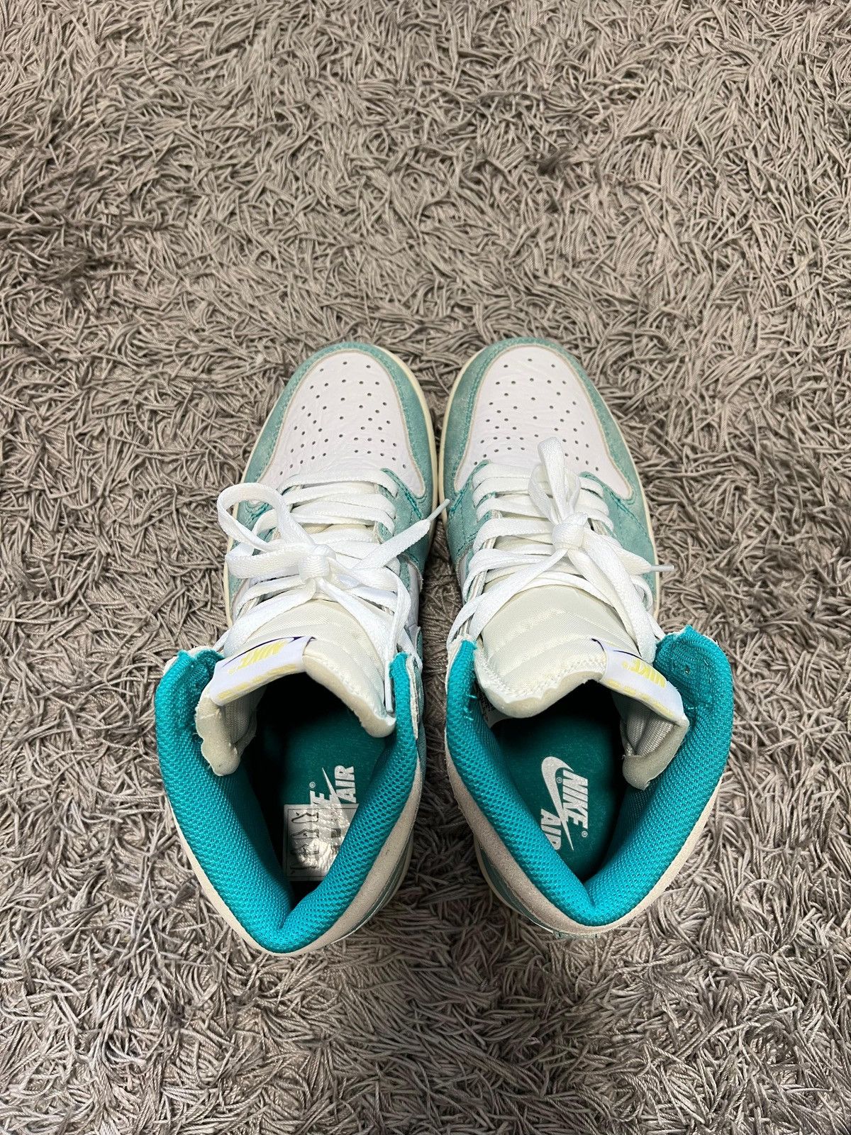 Nike Jordan 1 retro high Turbo Green Size US 9 / EU 42 - 2 Thumbnail