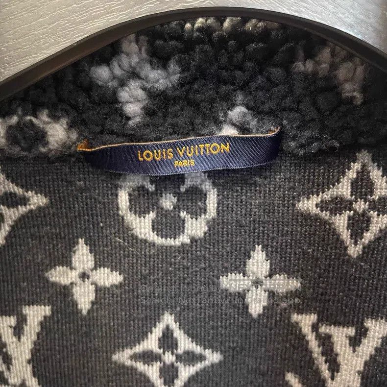 Louis Vuitton Louis Vuitton Three flower full print teddy jacket Size US M / EU 48-50 / 2 - 4 Thumbnail
