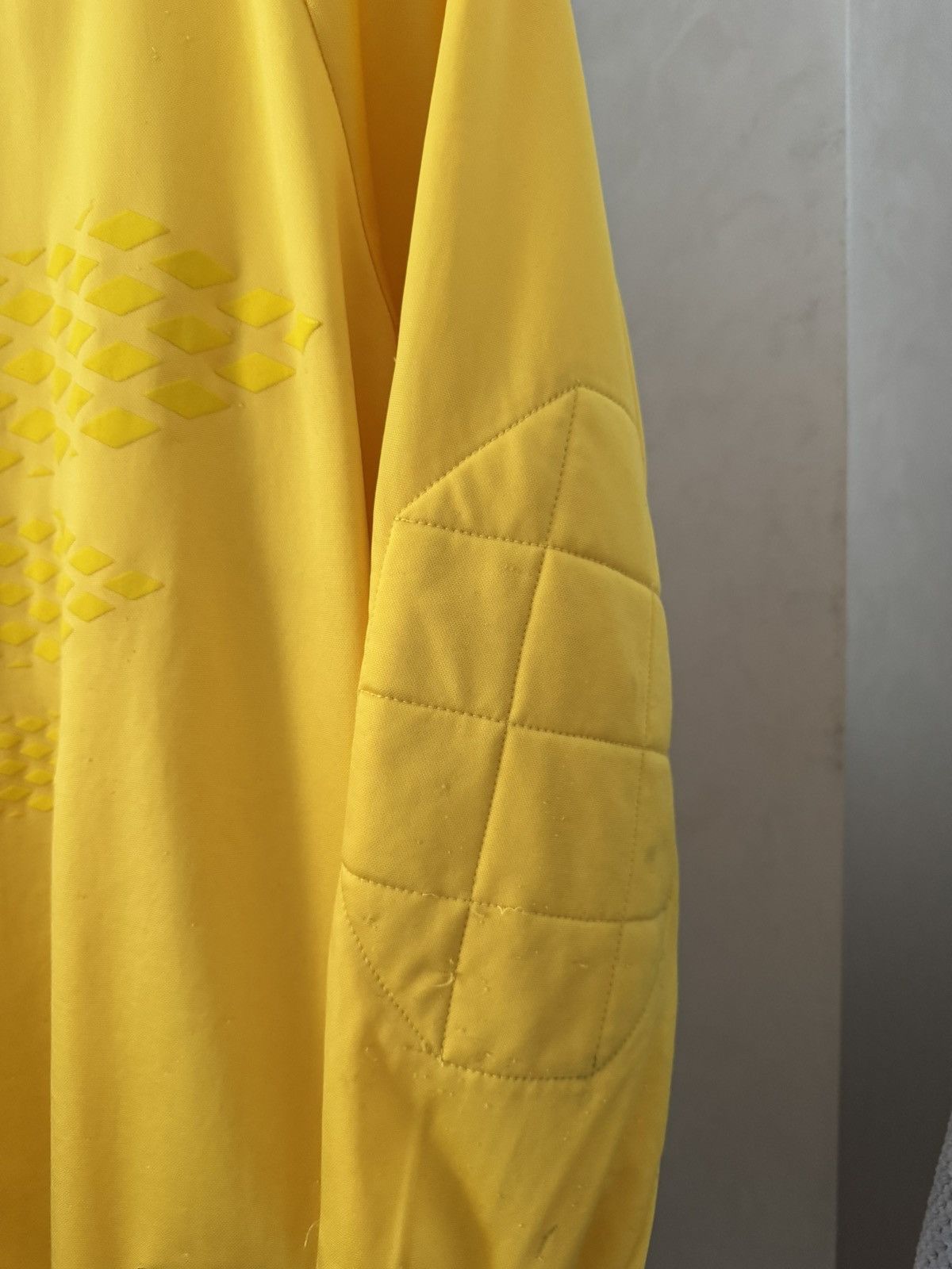 Nike Nike Vintage Soccer UK Blockcore Yellow Longsleeve Jersey Size US L / EU 52-54 / 3 - 6 Thumbnail