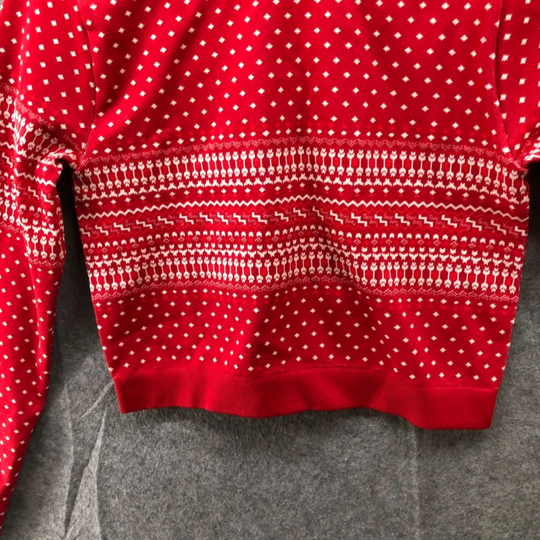 Fabletics Fabletics Cropped Seamless Christmas Holiday Fair Isle Mock Neck Womens M Red Long Sleeve Top Size M / US 6-8 / IT 42-44 - 4 Thumbnail