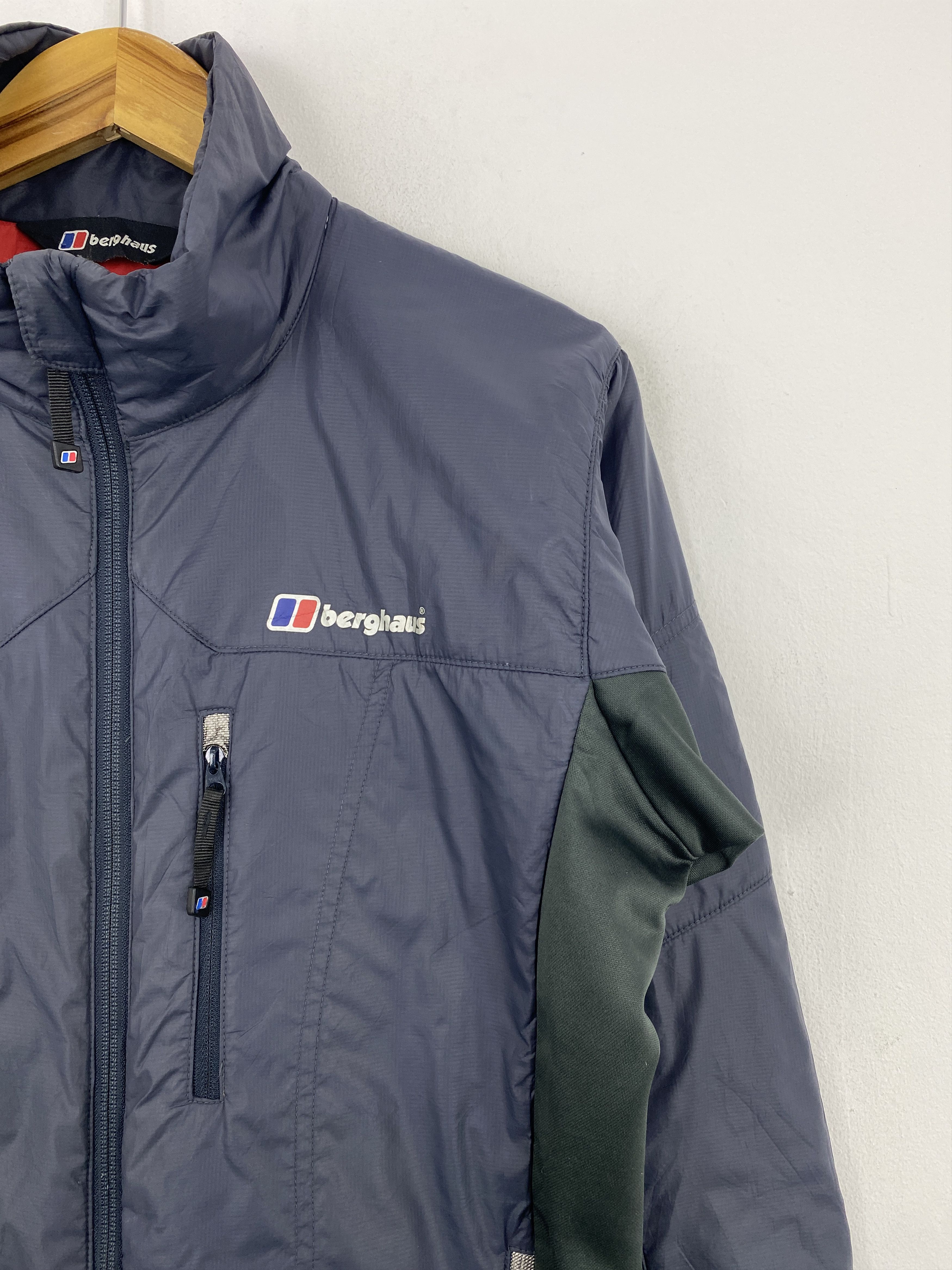Berghaus Vintage Berghaus Windbreaker Trail Outdoor Jacket J1854 Size US S / EU 44-46 / 1 - 11 Thumbnail