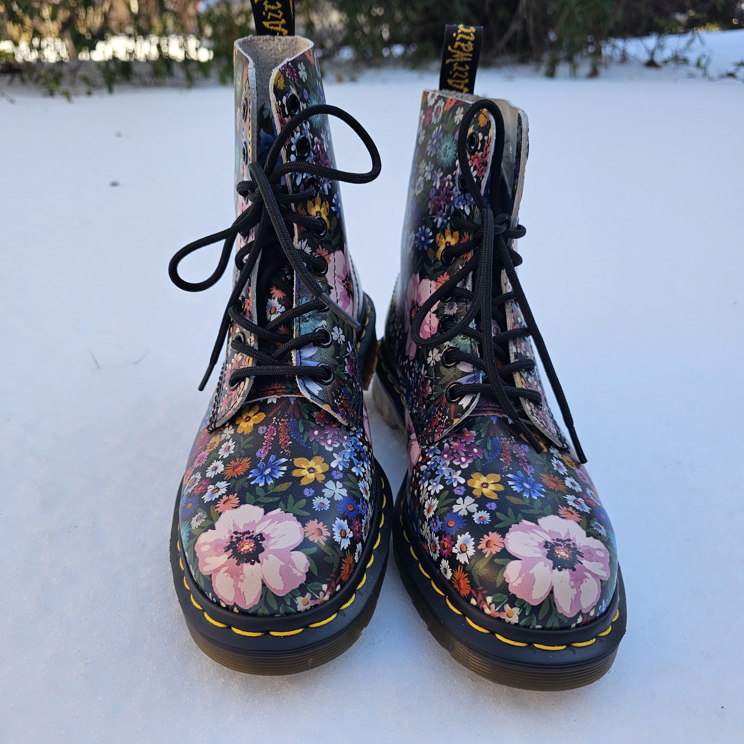 Dr Martens Wanderlust Floral Pascal 1460 Boots