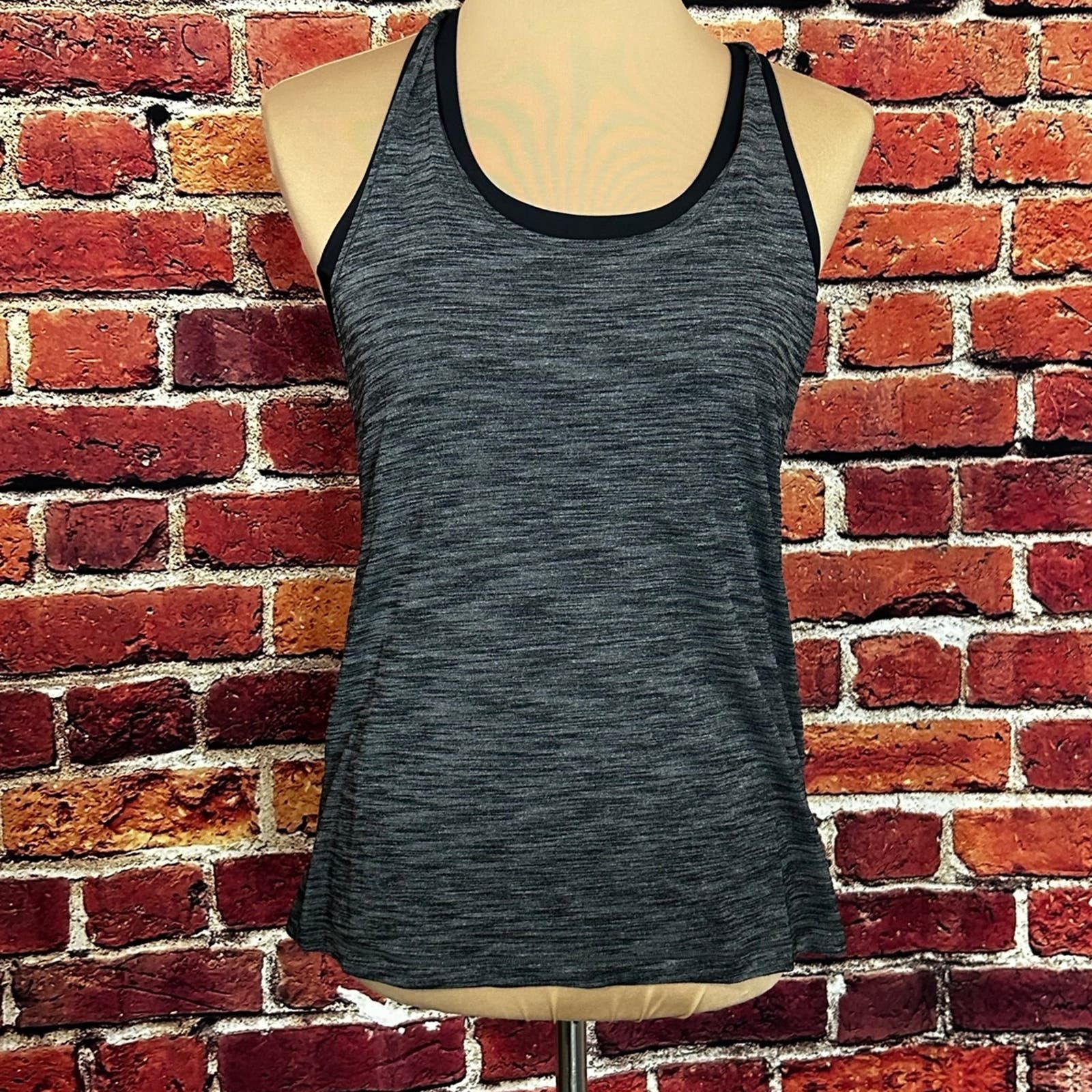 Lululemon lululemon tank top size 8 Size M / US 6-8 / IT 42-44 - 3 Thumbnail