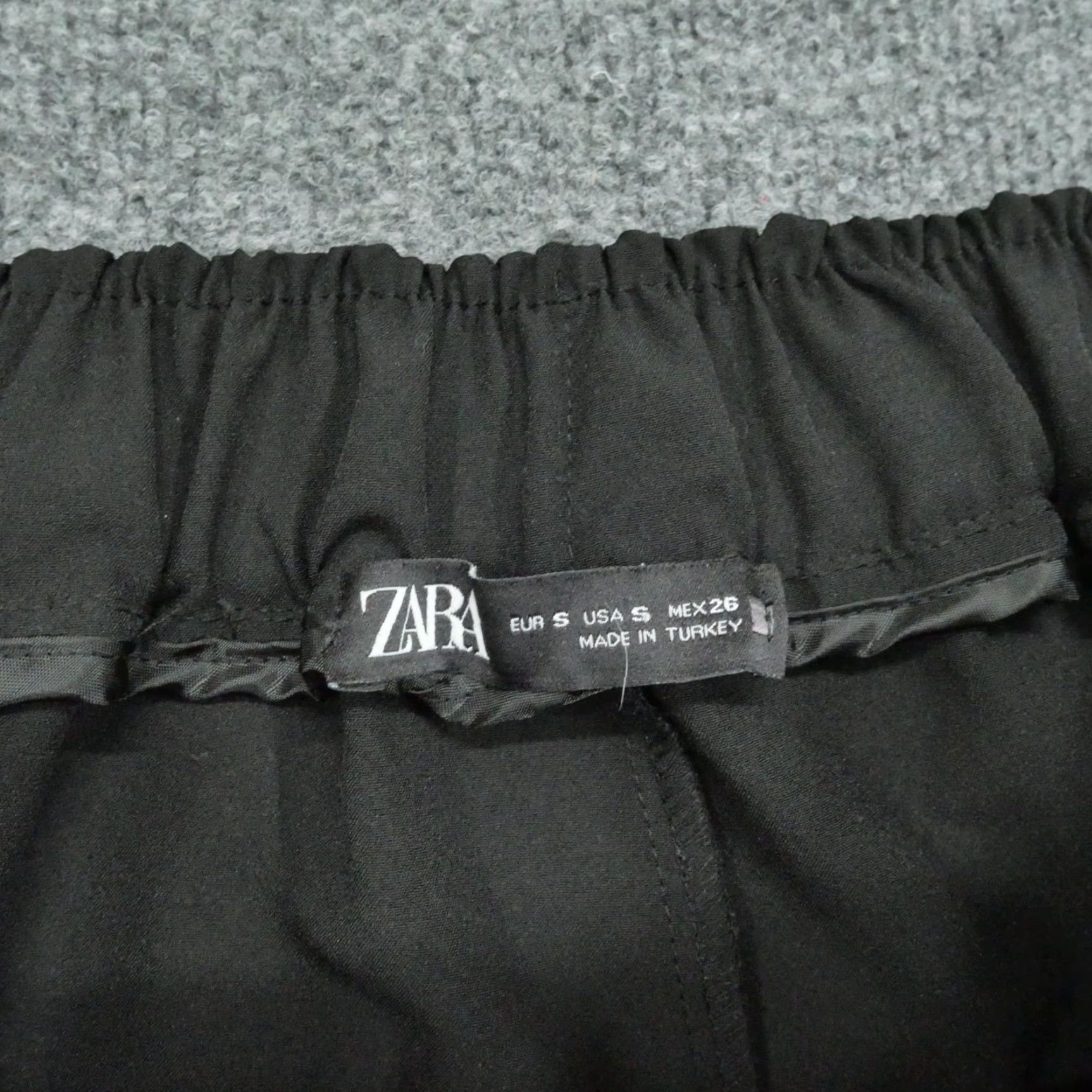 Zara Zara Pants Womens Small Black Cargo Wide Leg Casual Lightweight Size 28" / US 6 / IT 42 - 5 Thumbnail