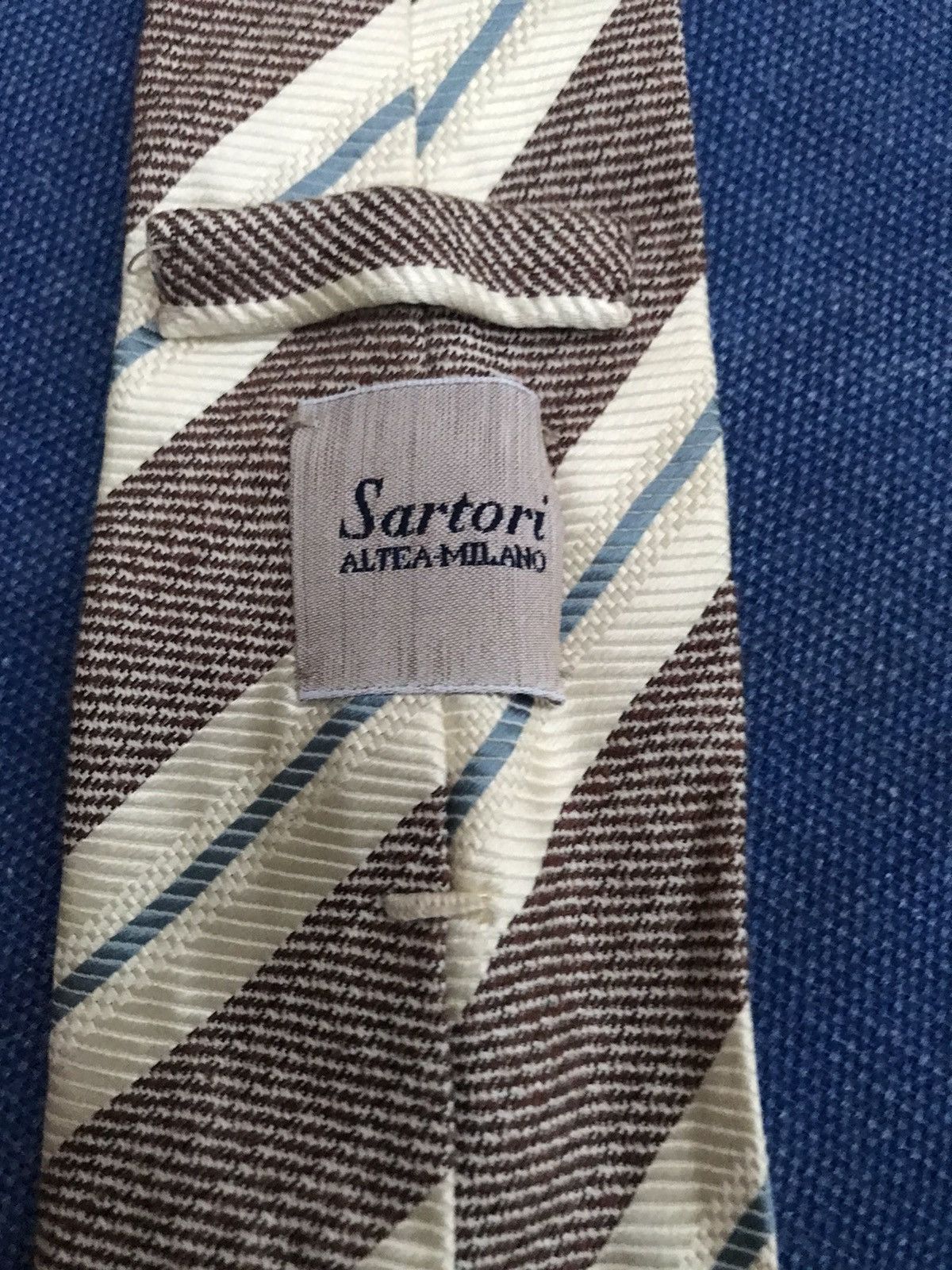 Handmade THREE FOLD TIE UNLINED UNCANVASSED, MADE IN ITALY CLUB TIE Size ONE SIZE - 4 Thumbnail