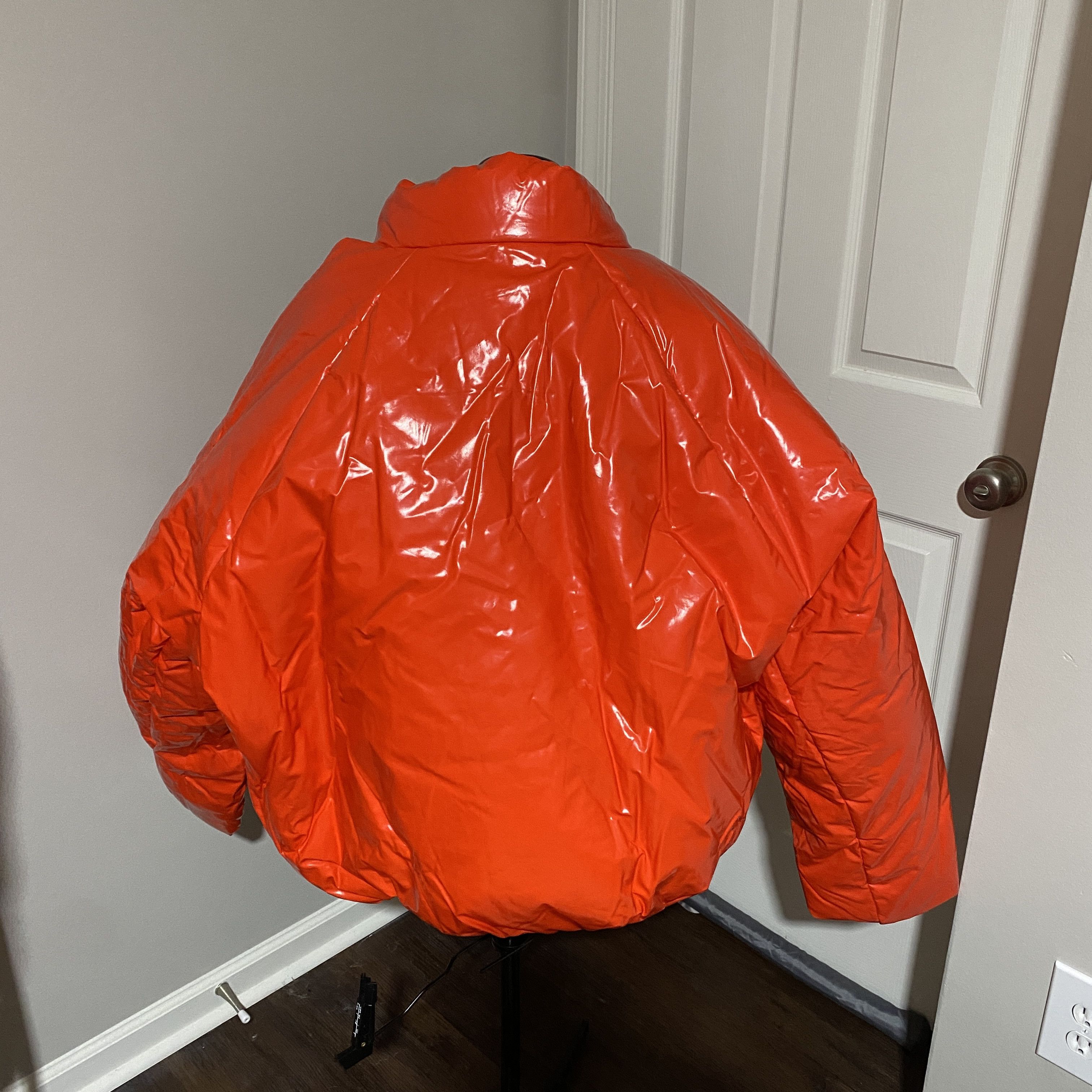 Yeezy NWT Yeezy x GAP x Balenciaga Red Round Jacket. Size XL Size US XL / EU 56 / 4 - 2 Thumbnail