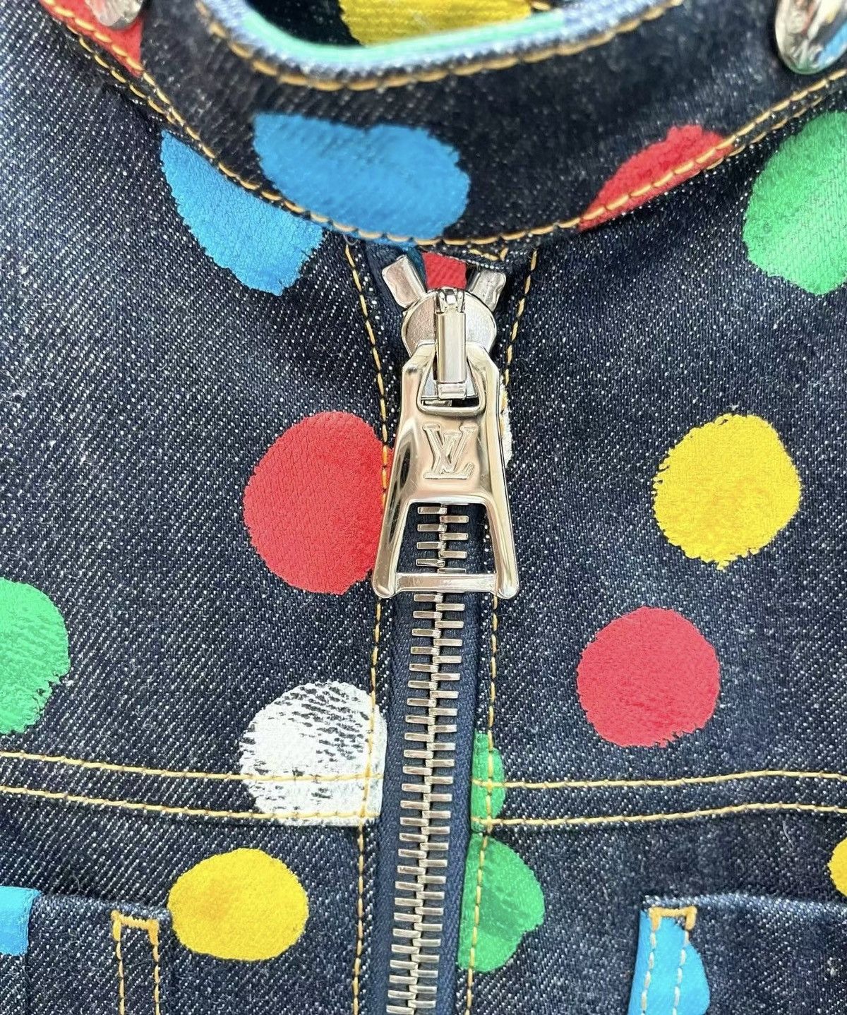 Louis Vuitton × Yayoi Kusama Louis Vuitton X Yayoi Kusama 36 Painted Dots Denim Jacket Size XS / US 0-2 / IT 36-38 - 3 Thumbnail