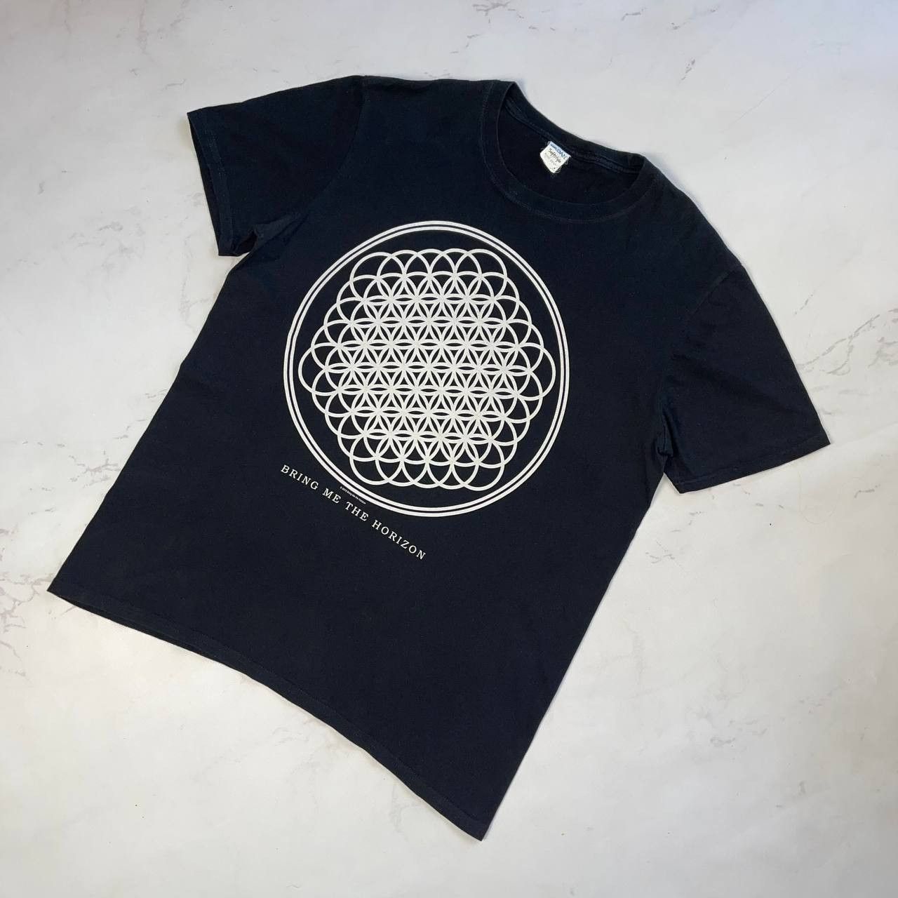 Vintage Vintage Band tees Bring me the horizon Tshirt rock band size Size US L / EU 52-54 / 3 - 2 Thumbnail