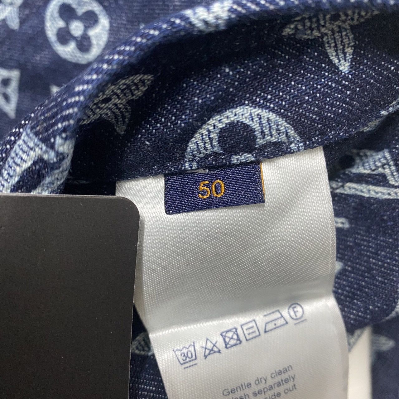 Louis Vuitton Louis vuitton mens monogram denim trucker jacket SIZE 50 M Size US M / EU 48-50 / 2 - 18 Thumbnail