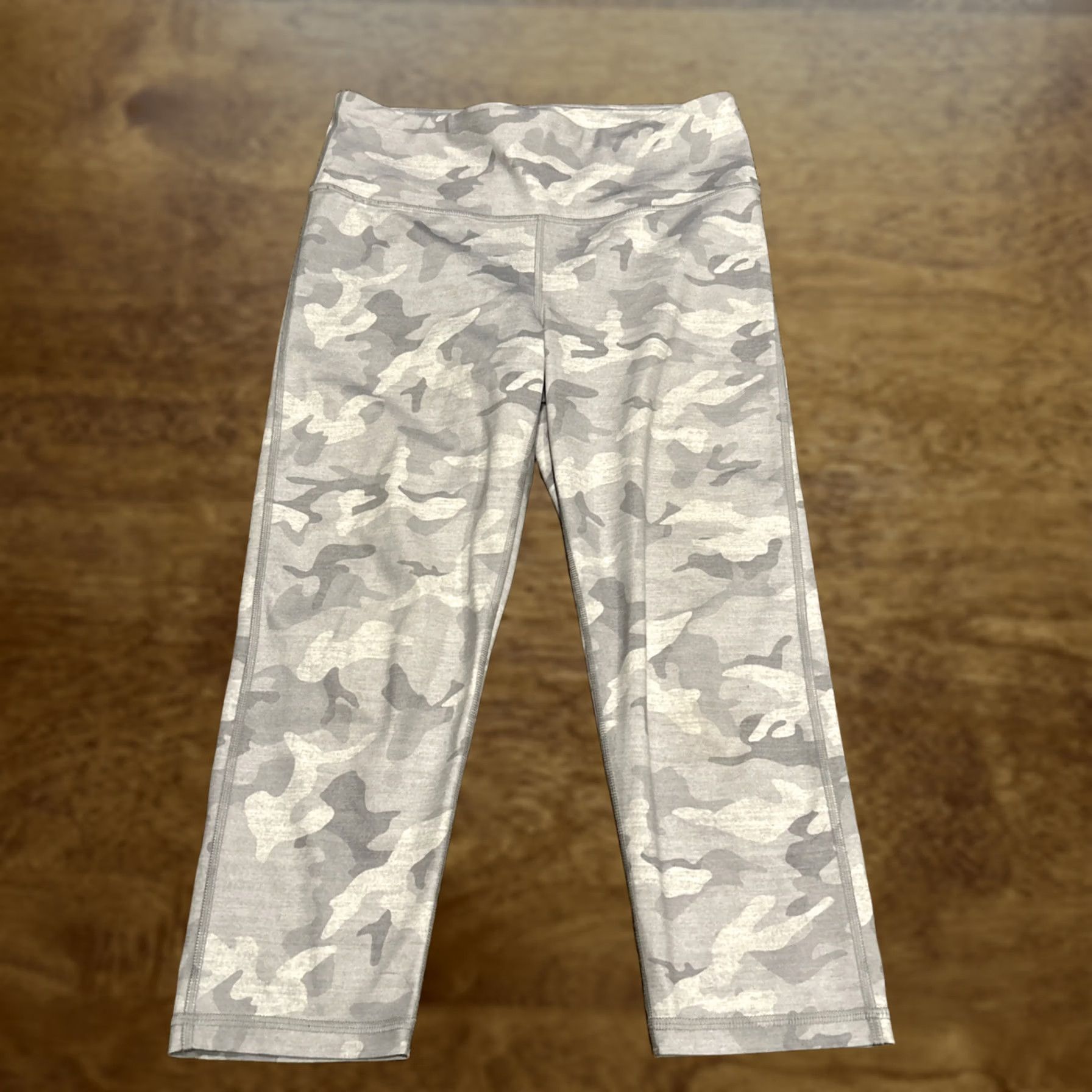 Gap VINTAGE Gap Fit Eclipse Women’s M Gray Camp Capris Stretch A24 Size ONE SIZE - 1 Thumbnail