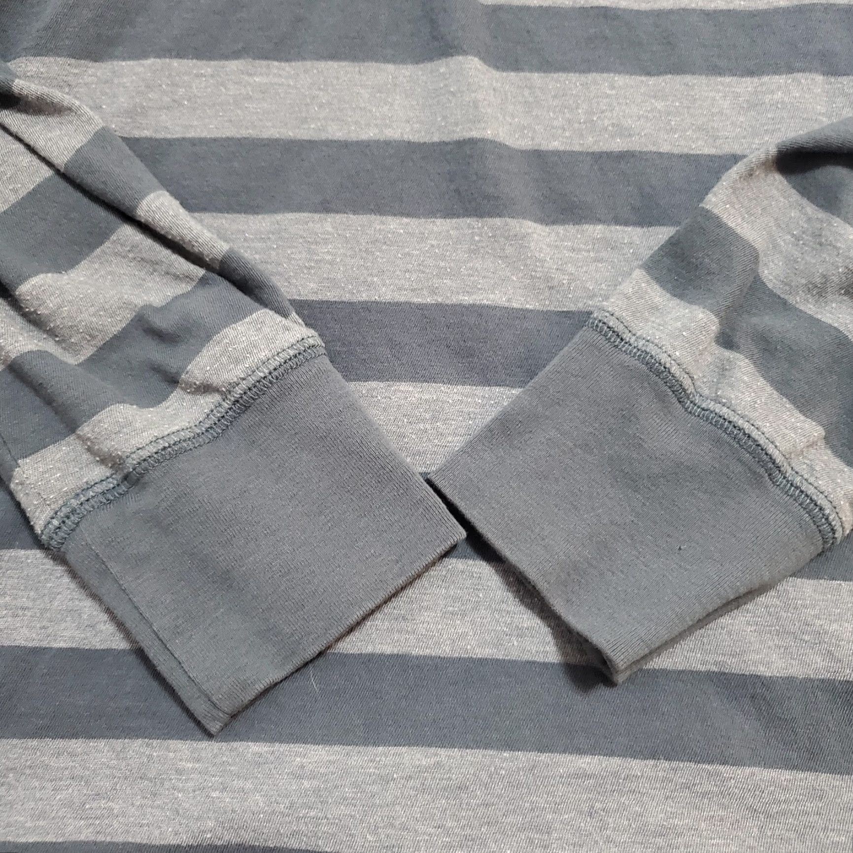 The North Face The North Face T Shirt Women L Gray Striped Embroidered Logo Outdoor Gorpcore Size L / US 10 / IT 46 - 7 Thumbnail