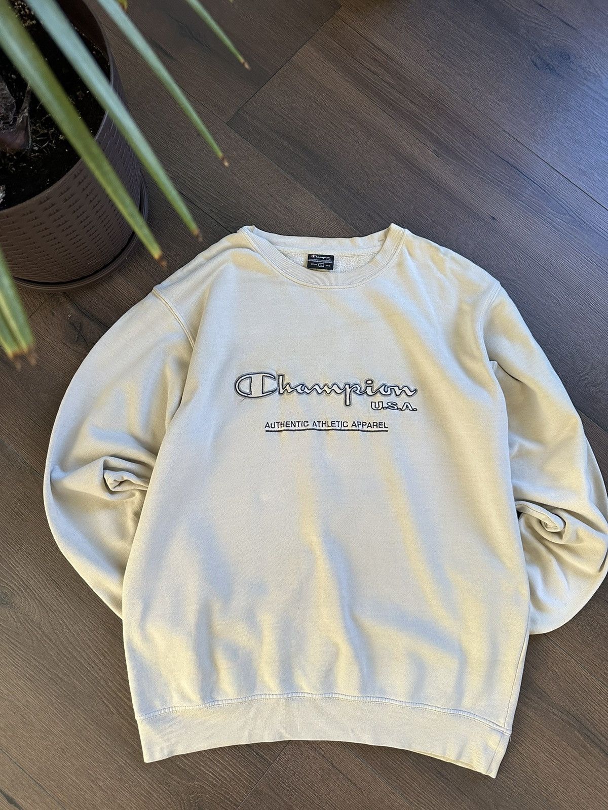 Champion Vintage Champion Sweatshirt Centre Logo Size US L / EU 52-54 / 3 - 2 Thumbnail