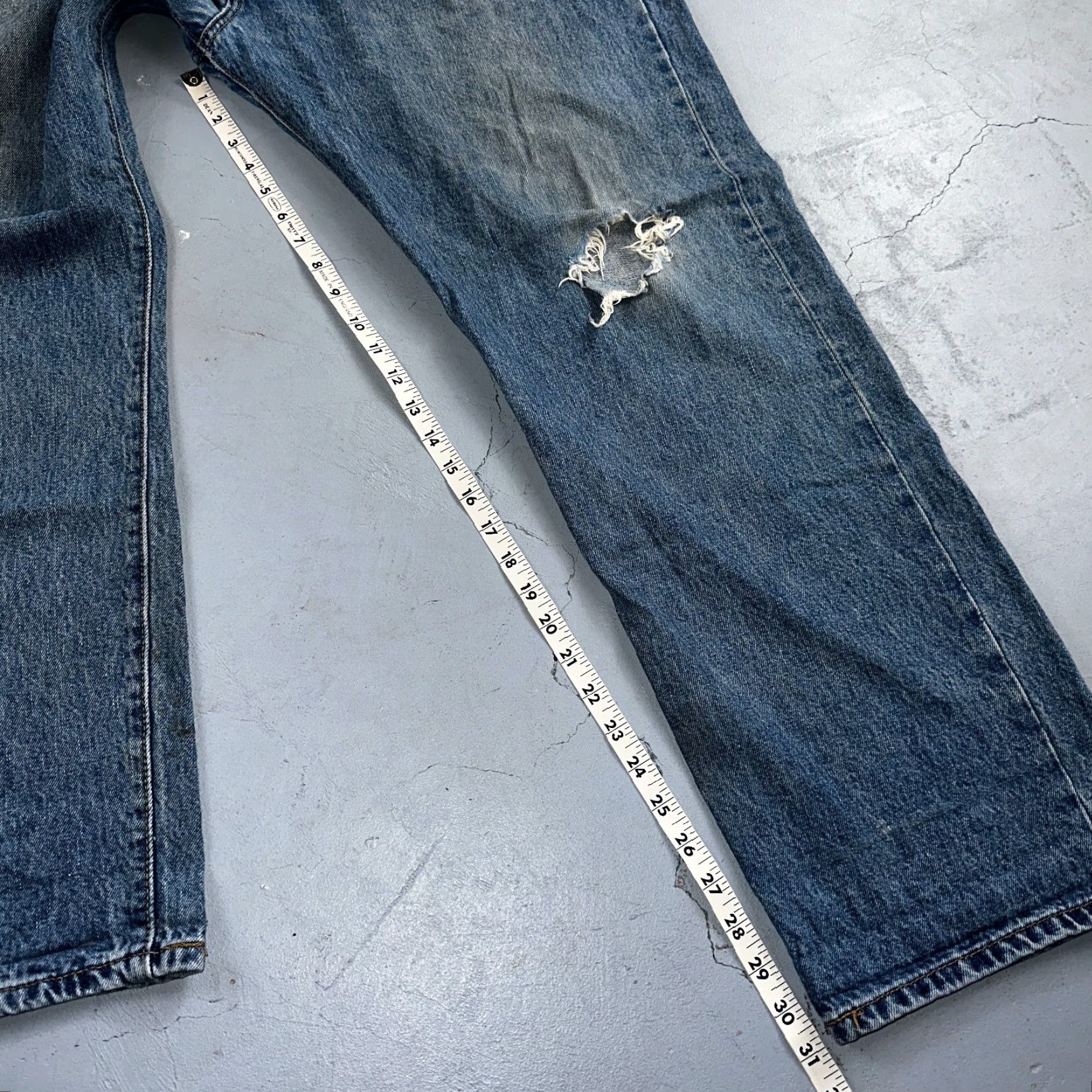 Levi's Levi's 501 Vintage 90s XX Straight Jeans 42x30 Light Wash Blue Mid Rise Men Regular 42 Inseam 30 Levi's 501 Series 90s Vintage Straight Jeans Mens Size US 42 / EU 58 - 6 Thumbnail