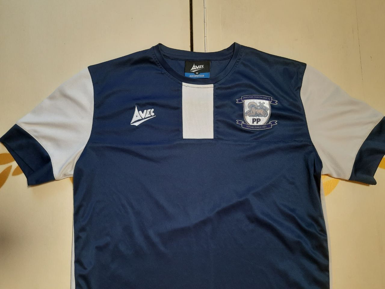 Other Avec Preston North End FC Training Jersey 2018-2019 Size US M / EU 48-50 / 2 - 7 Thumbnail
