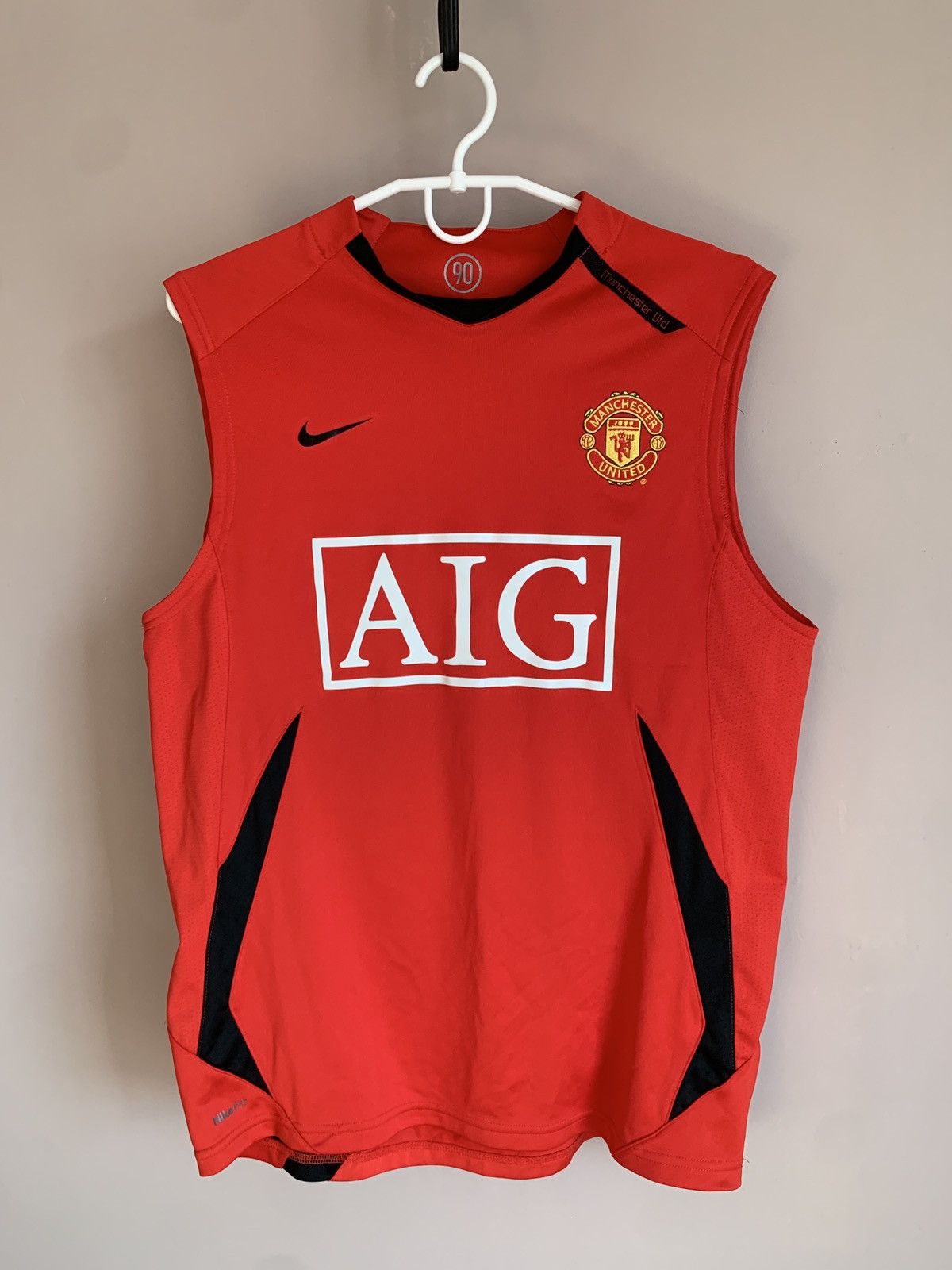 Manchester United 2010 Football Vest Shirt Nike Retro Soccer in Red, Men’s