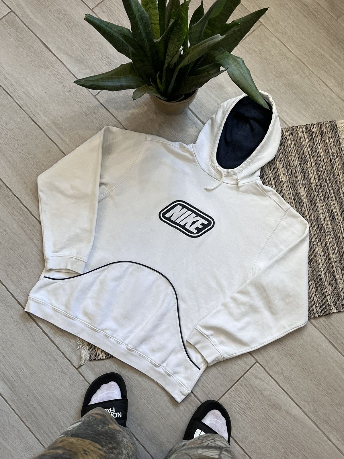 Nike × Vintage Vintage Nike hoodie white sweatshirt minimalistic Size US L / EU 52-54 / 3 - 1 Thumbnail